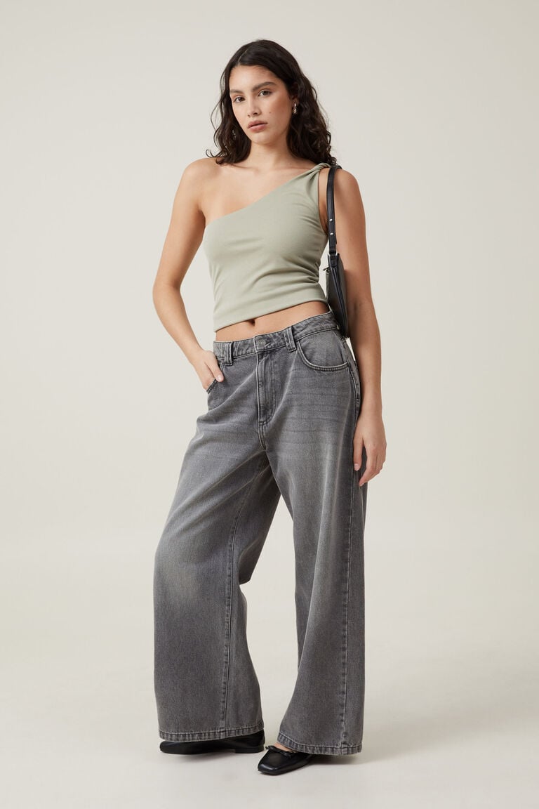 woman in low rise jeans