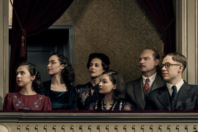 asmalllightjpegjpg by National Geographic For DisneyDusan Martincek?width=698&height=466&fit=crop&auto=webp&dpr=4