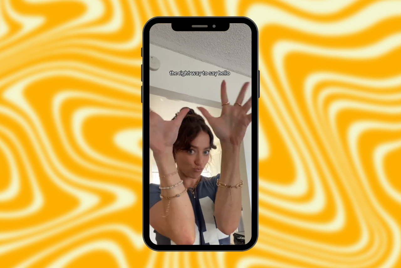 how to wave correctly tiktok?width=698&height=466&fit=crop&auto=webp&dpr=4