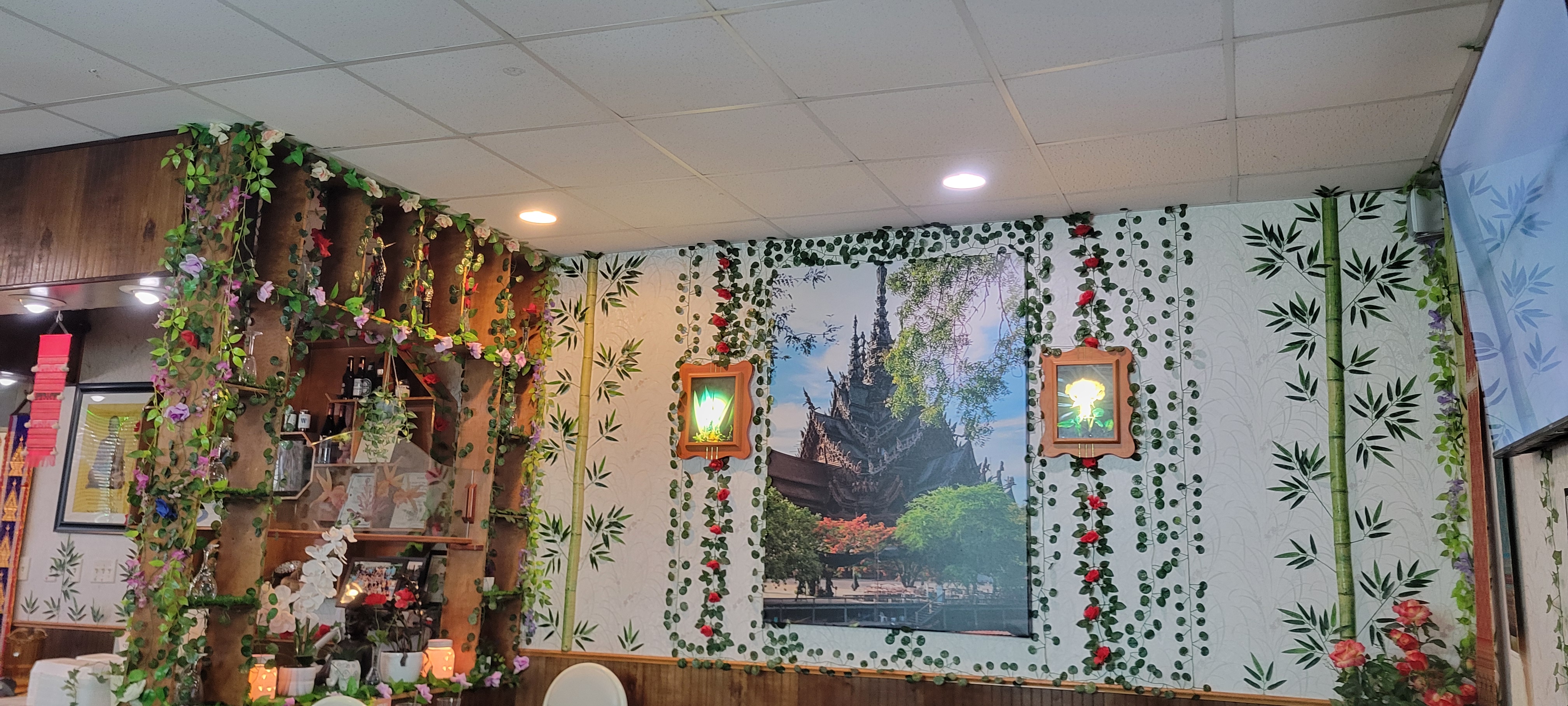 Interior decoration of Aroi Thai