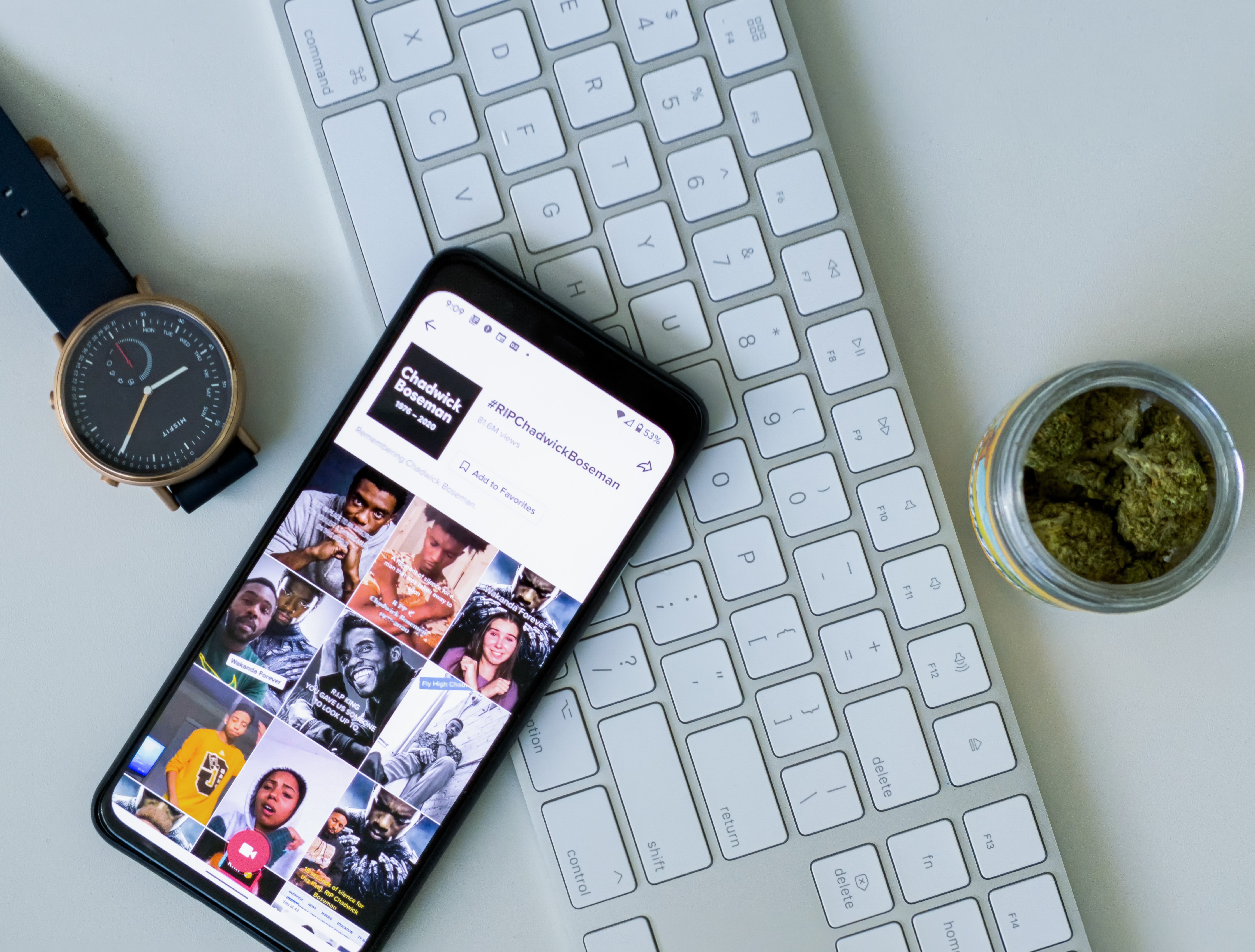 Chadwick Boseman by Obi Onyeador on Unsplash?width=698&height=466&fit=crop&auto=webp&dpr=4