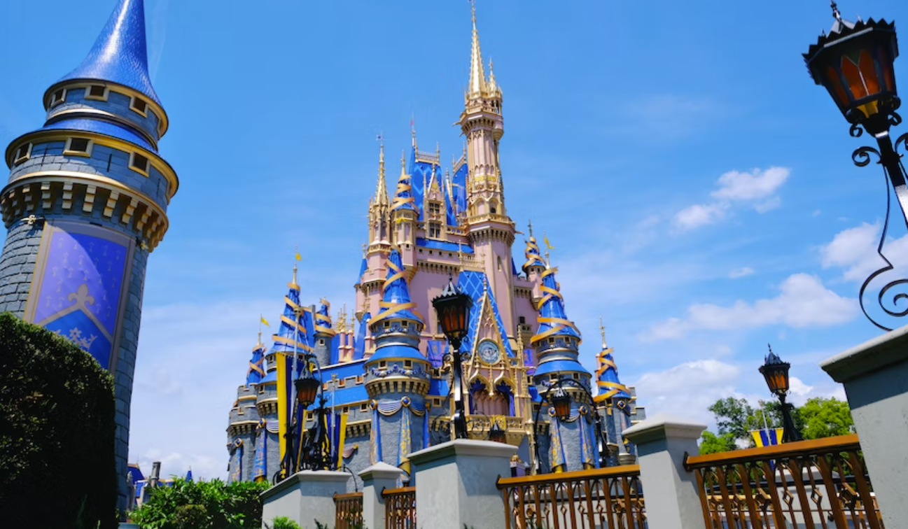 disneycastlepng by Unsplash?width=698&height=466&fit=crop&auto=webp&dpr=4
