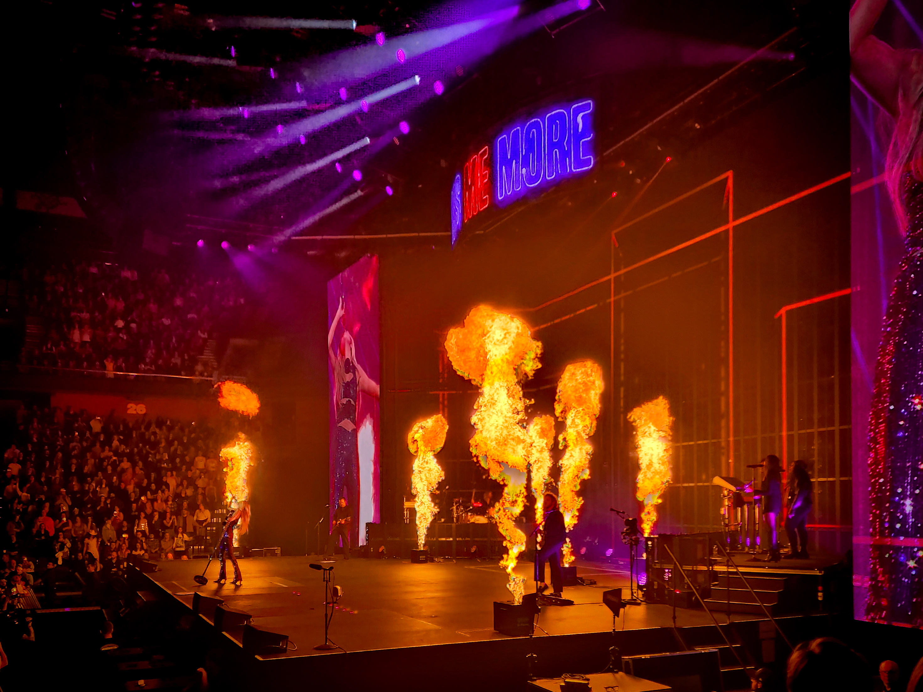 Kelsea Ballerini performing at Mohegan Sun Arena in Uncasville, CT on 2/14/25 during Kelsea Ballerini LIVE ON TOUR
