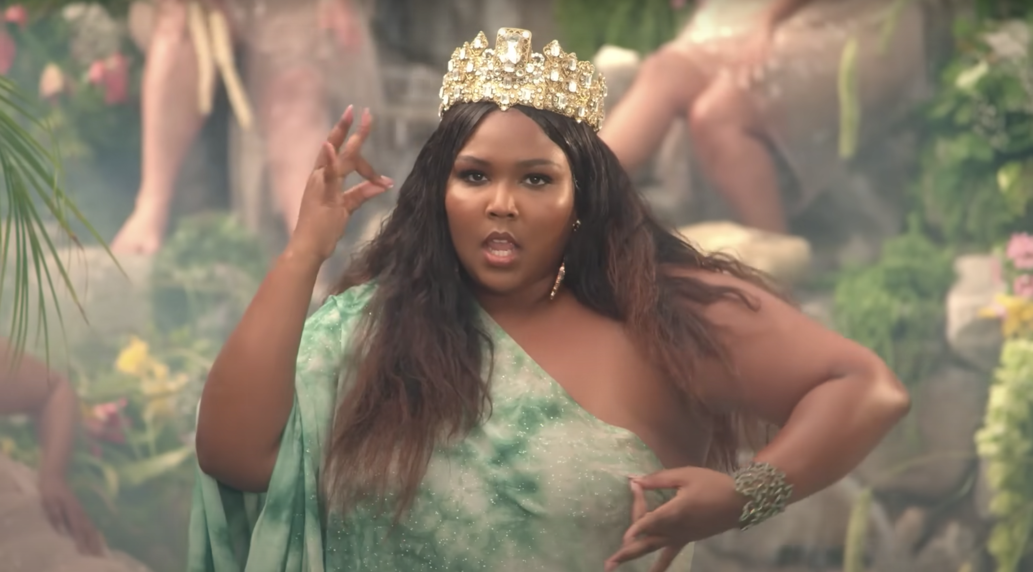 lizzo\'s scuse me video