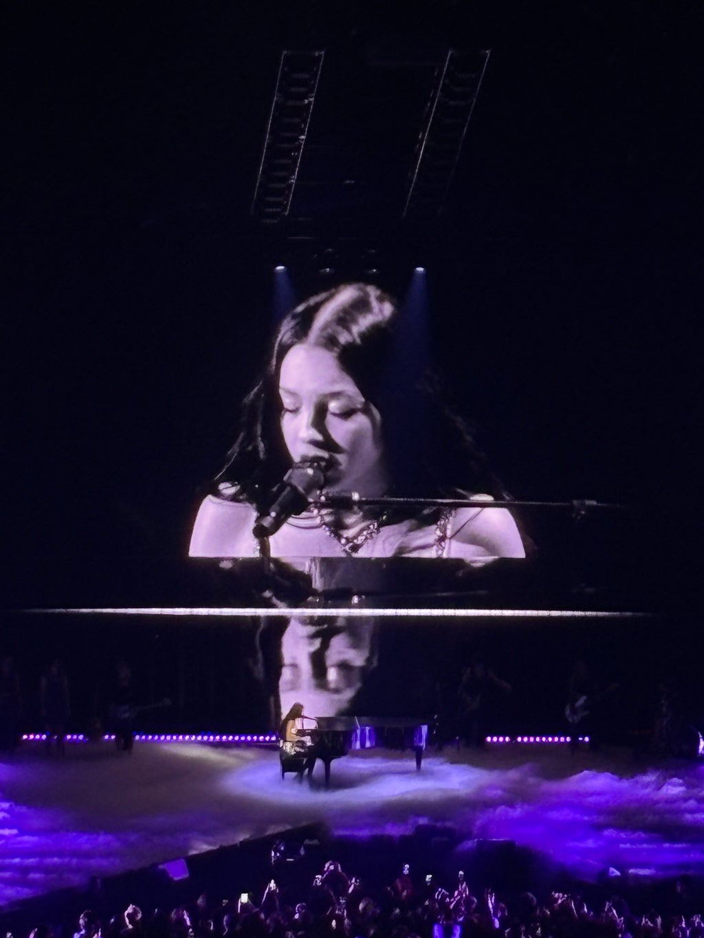 Olivia Rodrigo GUTS concert piano closeup