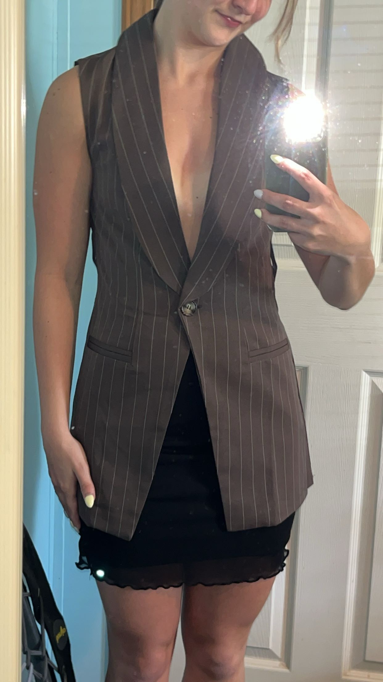 For an article I\'m writing about outfits for study abroad. This is my image of a brown vest I bought