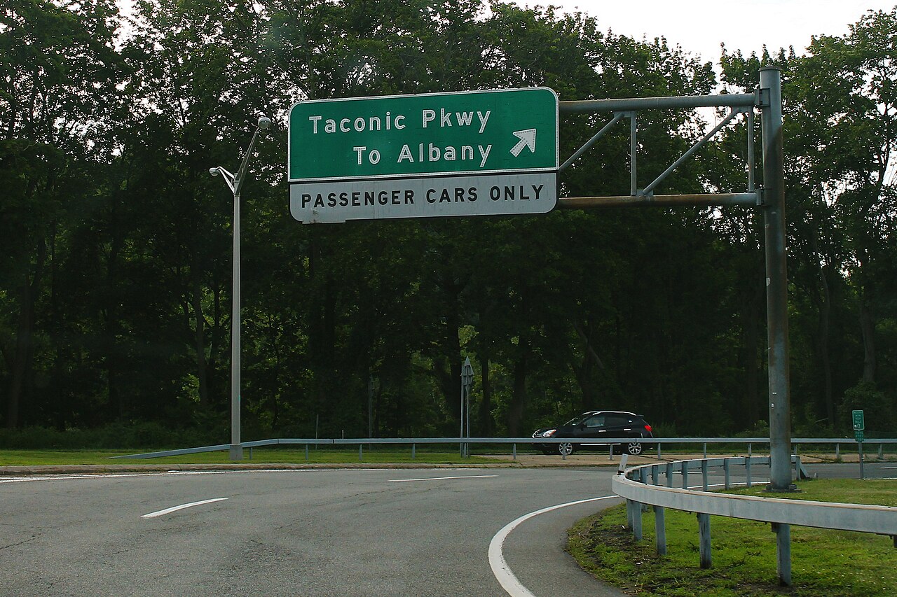 Entrance to New York Highway