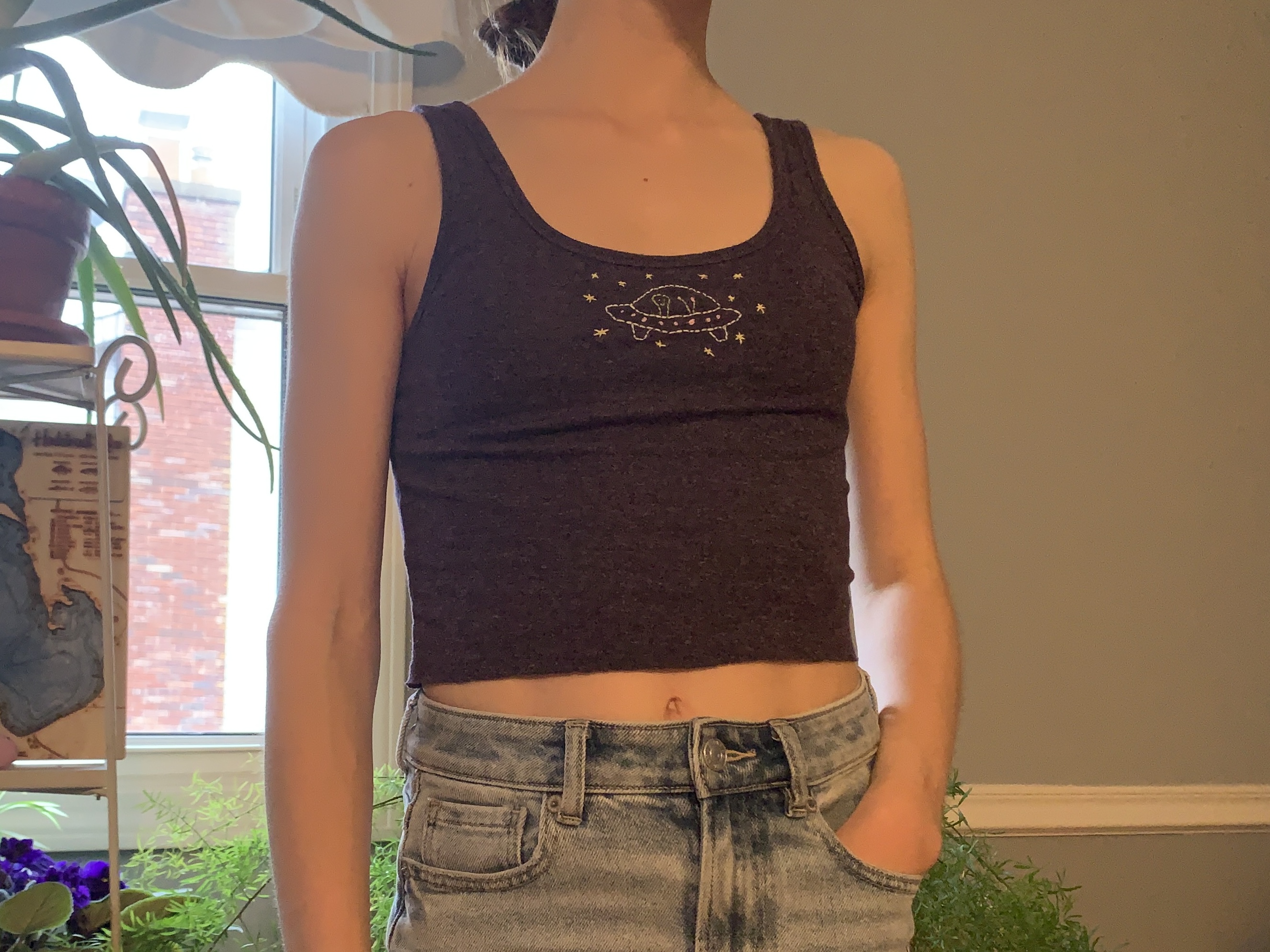 alien embroidery tank top