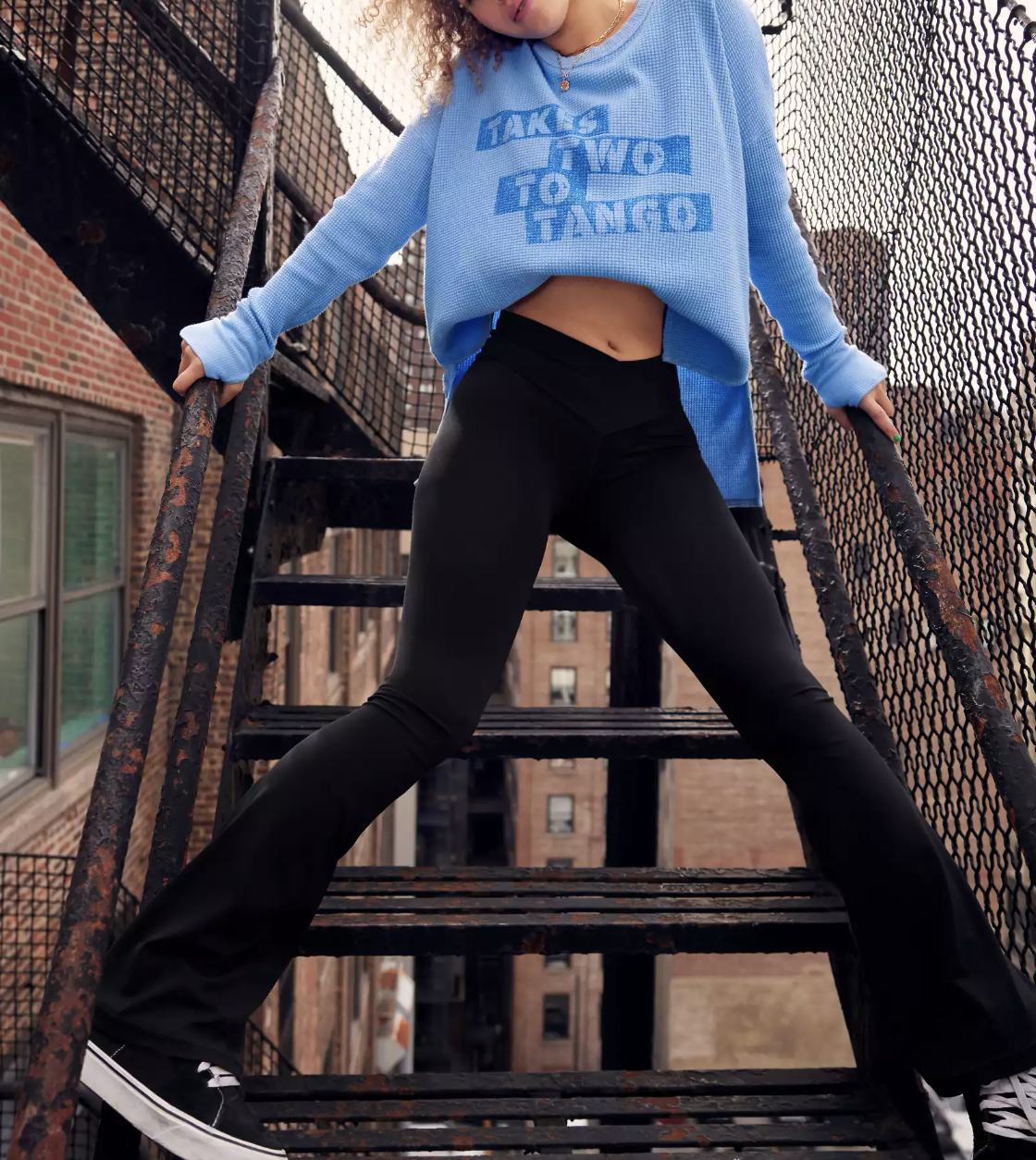 athleisure super bowl party outfit