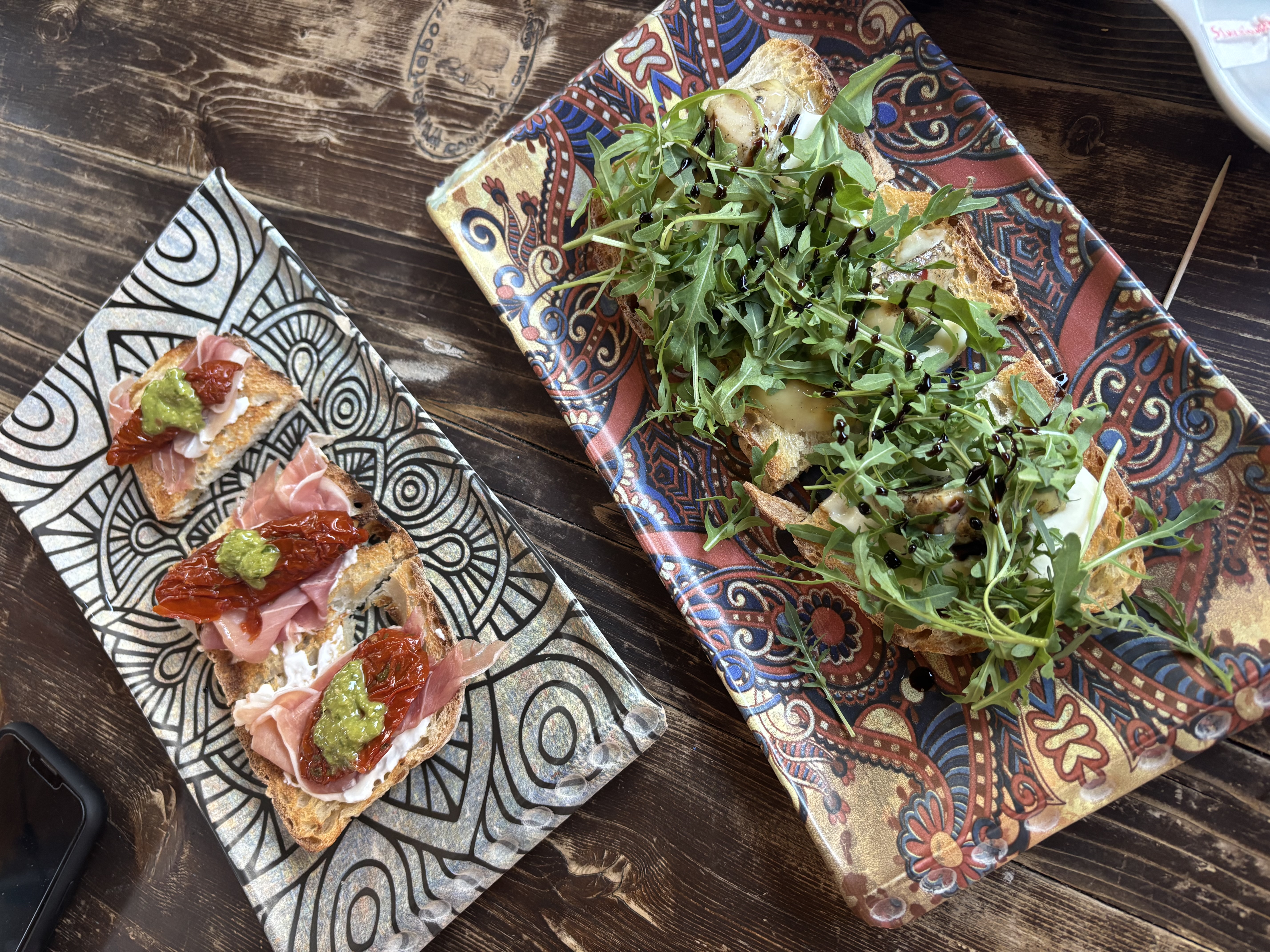crostini?width=1024&height=1024&fit=cover&auto=webp&dpr=4