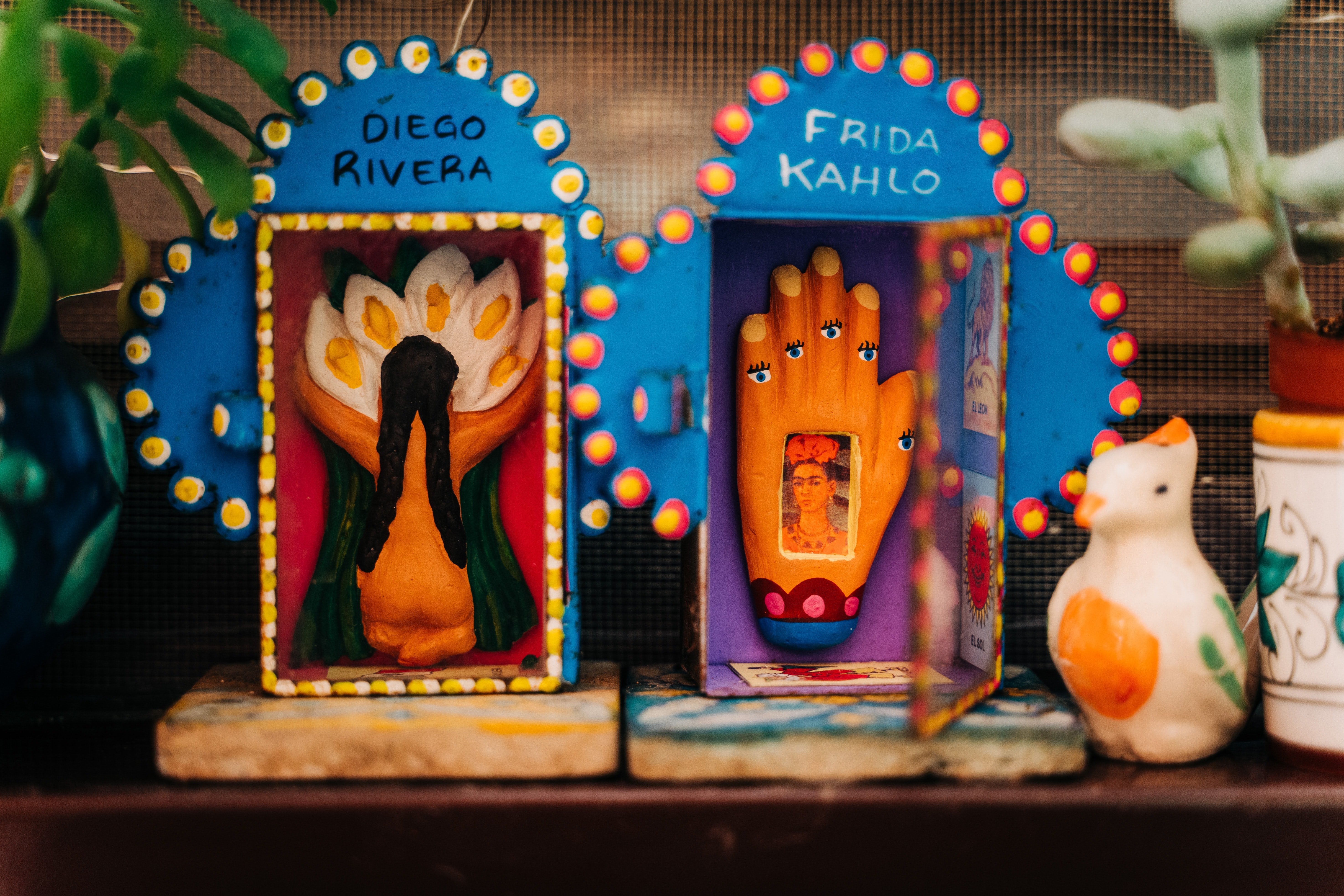 Frida Kahlo and Diego Rivera by Gabriella Clare Marino on Unsplash?width=698&height=466&fit=crop&auto=webp&dpr=4