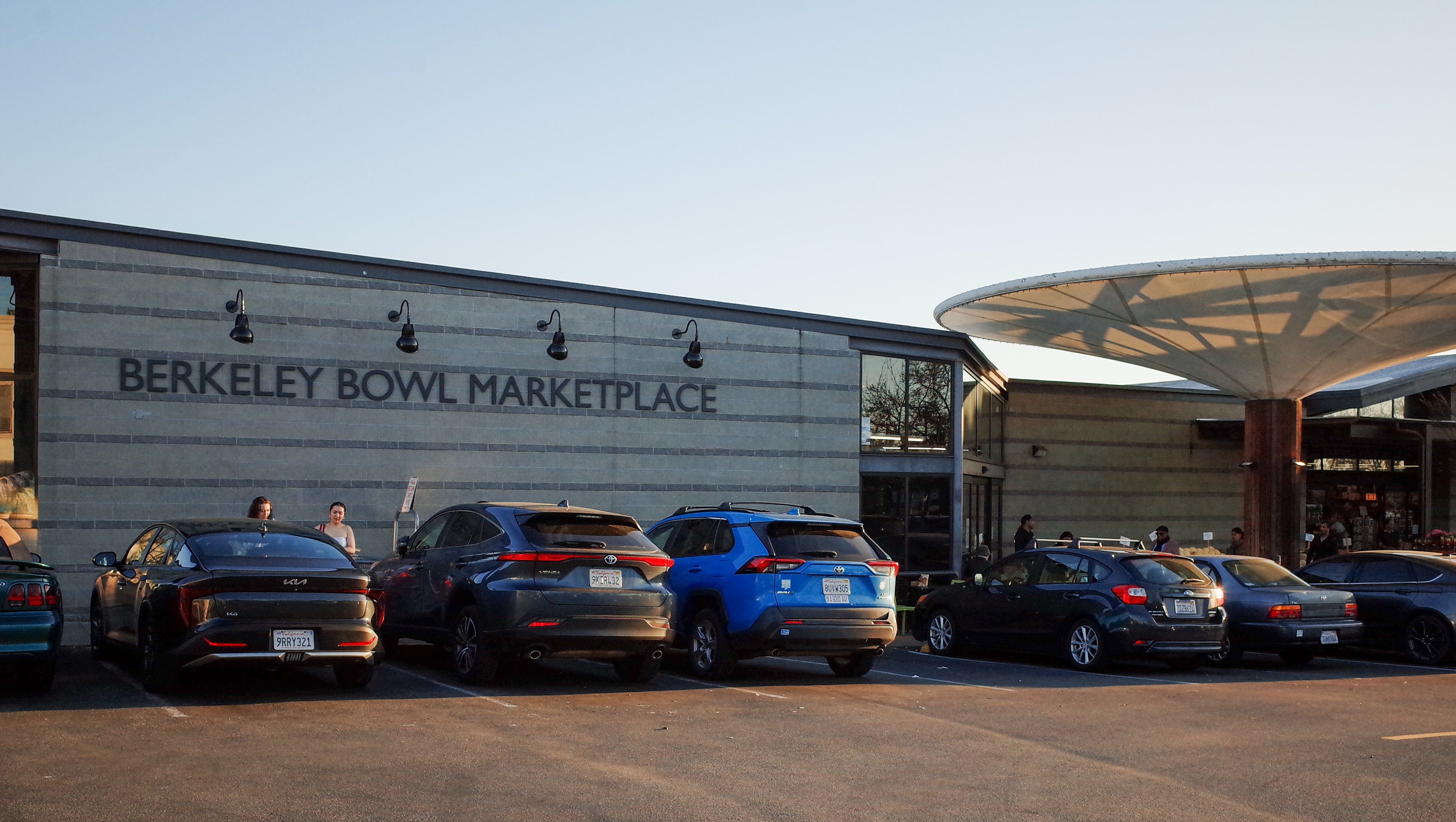 Berkeley Bowl_Exterior