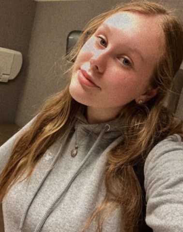kelseys selfiejpg by Kelsey N?width=698&height=466&fit=crop&auto=webp&dpr=4