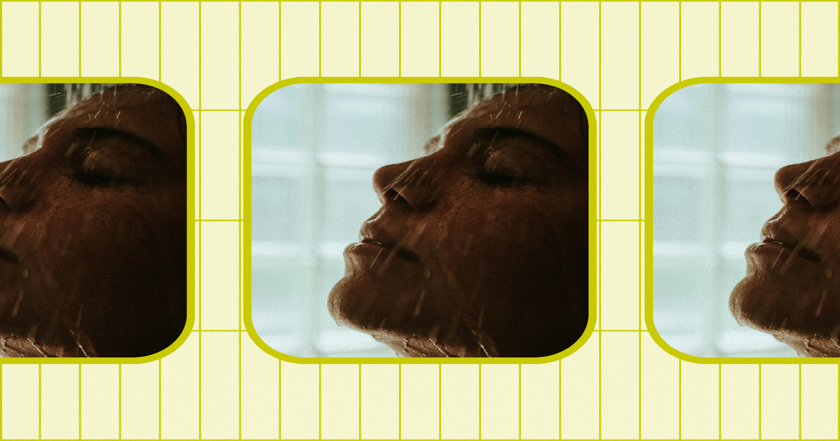 Is It Safe To Shower With Contact Lenses In? Here's What An Optometrist