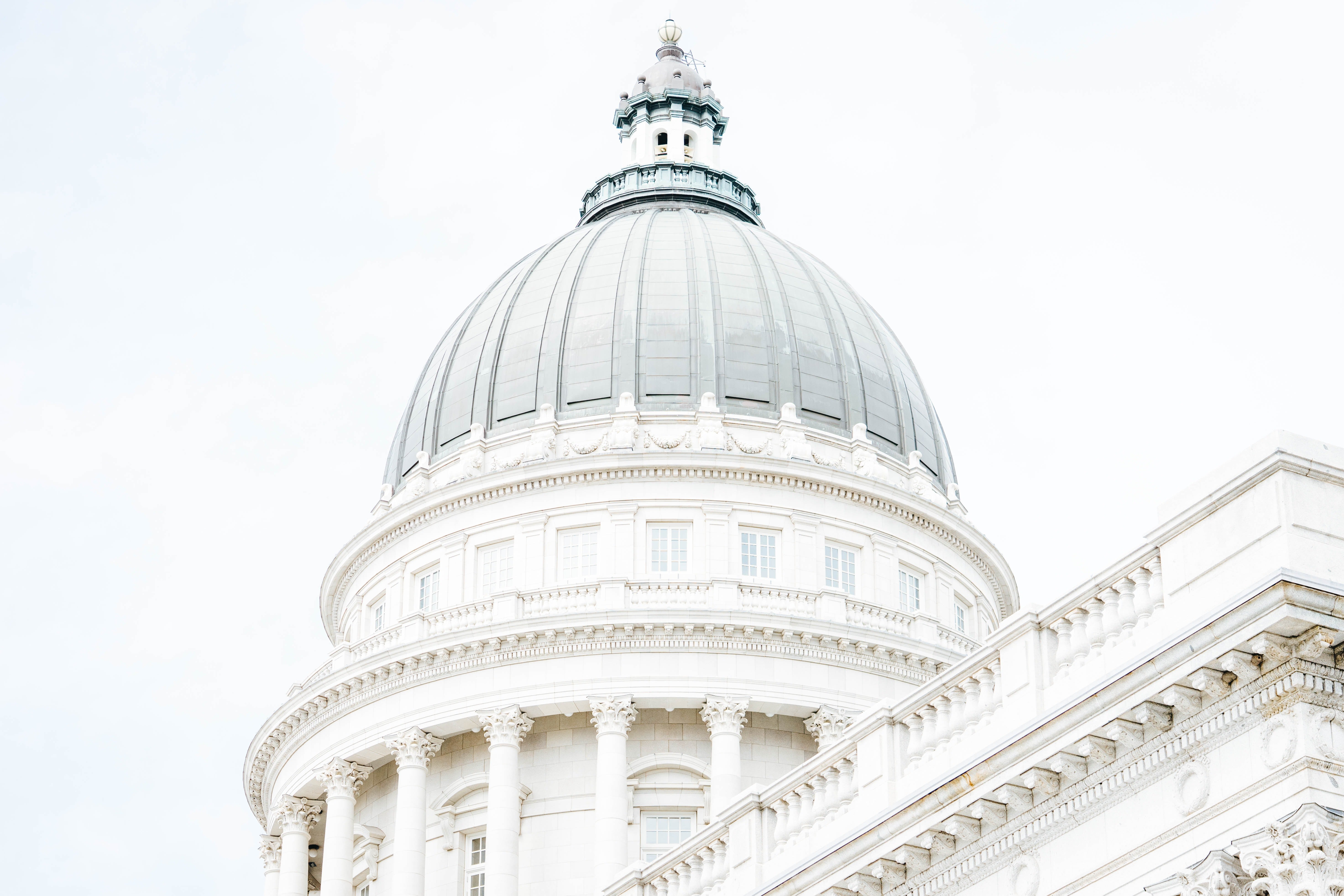 utah state capitol building by Konzel Creative on Unsplash?width=698&height=466&fit=crop&auto=webp&dpr=4