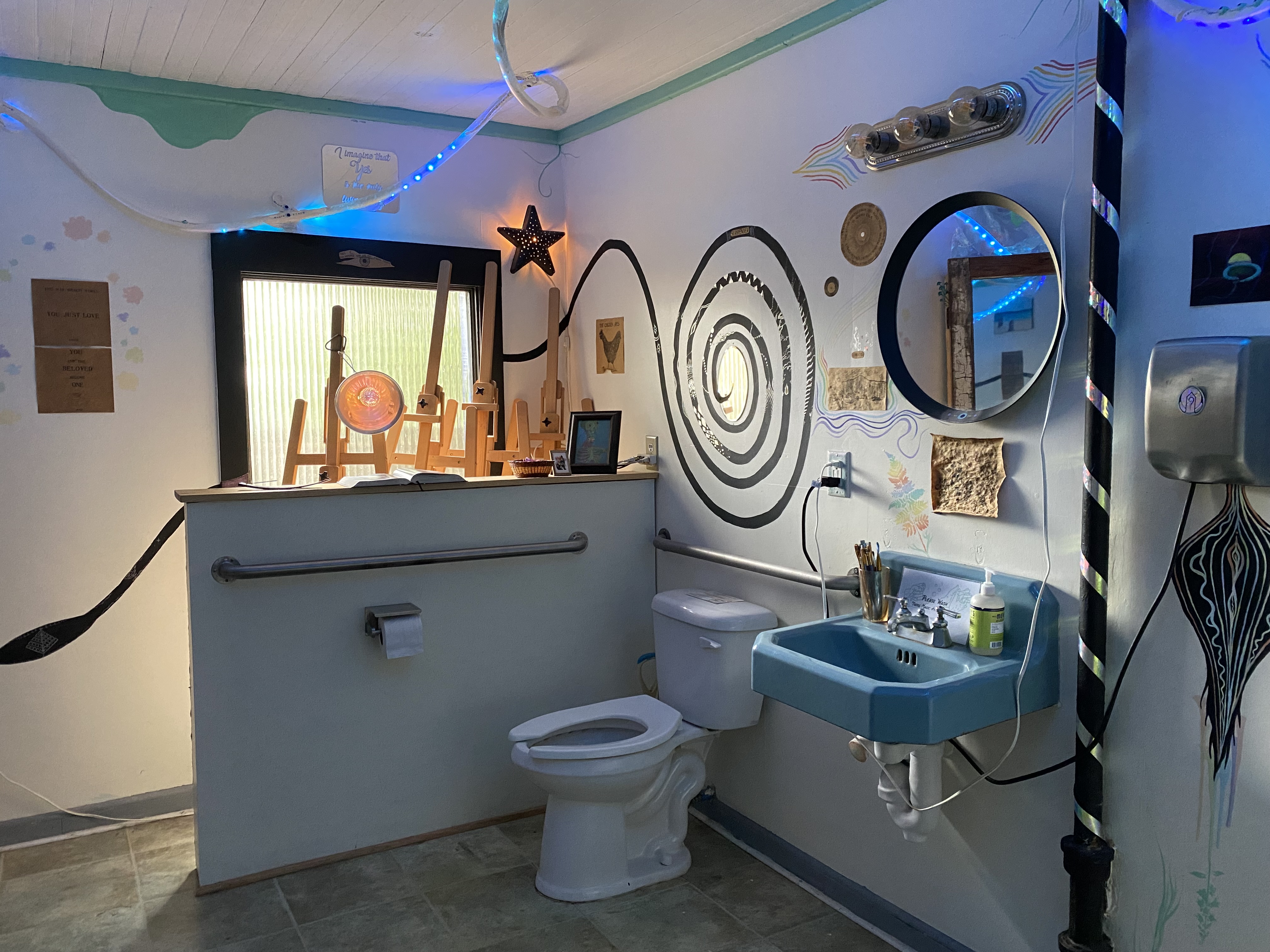 HOWL Bathroom
