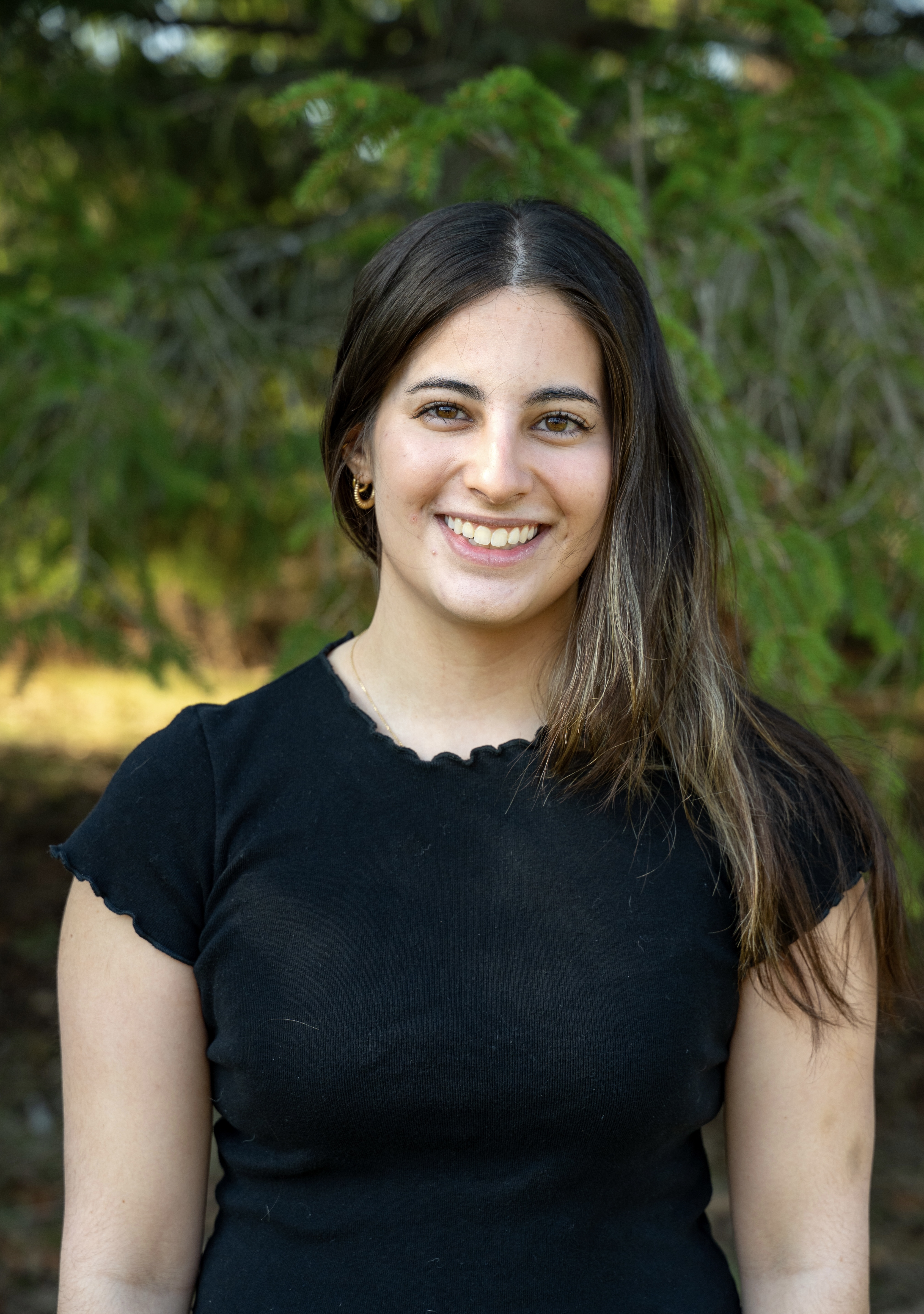 Ella Meoli Headshot