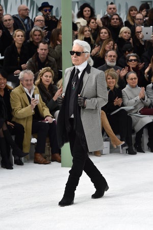 karl lagerfeld at paris fashion week 2015