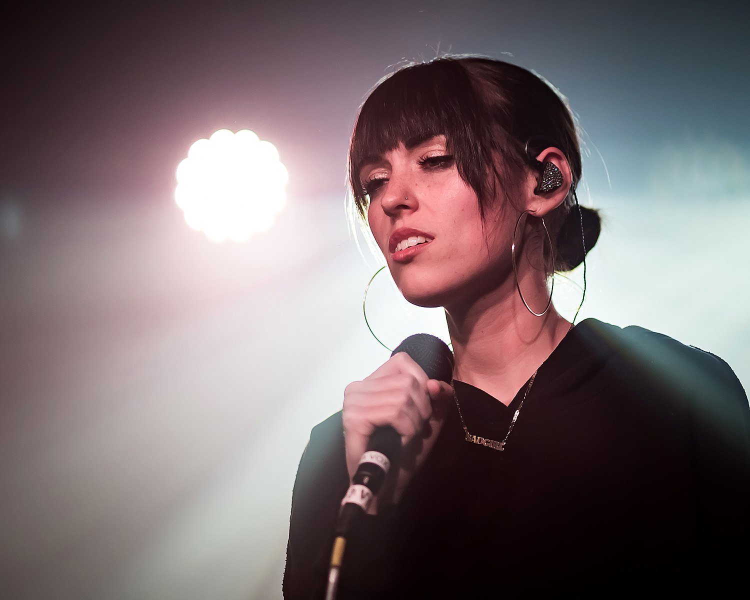 Sasha Sloan performing live by Justin Higuchi from Flickr