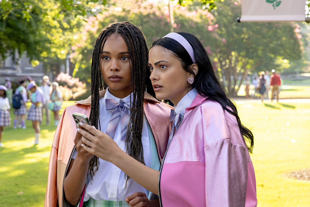 alisha boe and camila mendes in do revenge