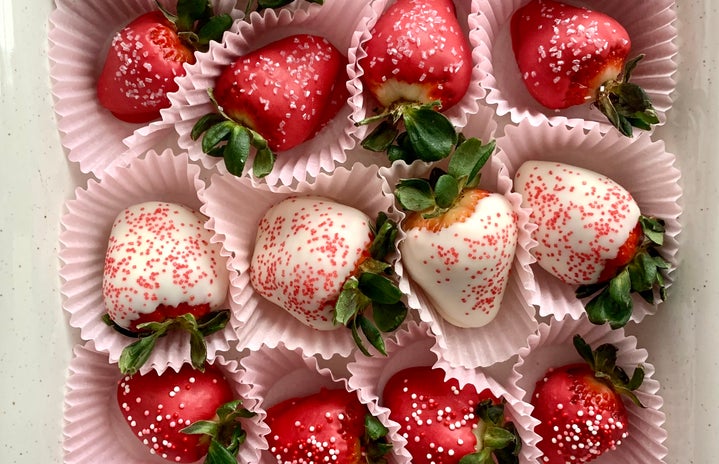 valentine\'s day chocolate covered strawberries