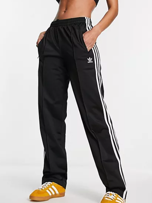 Adidas track pants?width=1024&height=1024&fit=cover&auto=webp