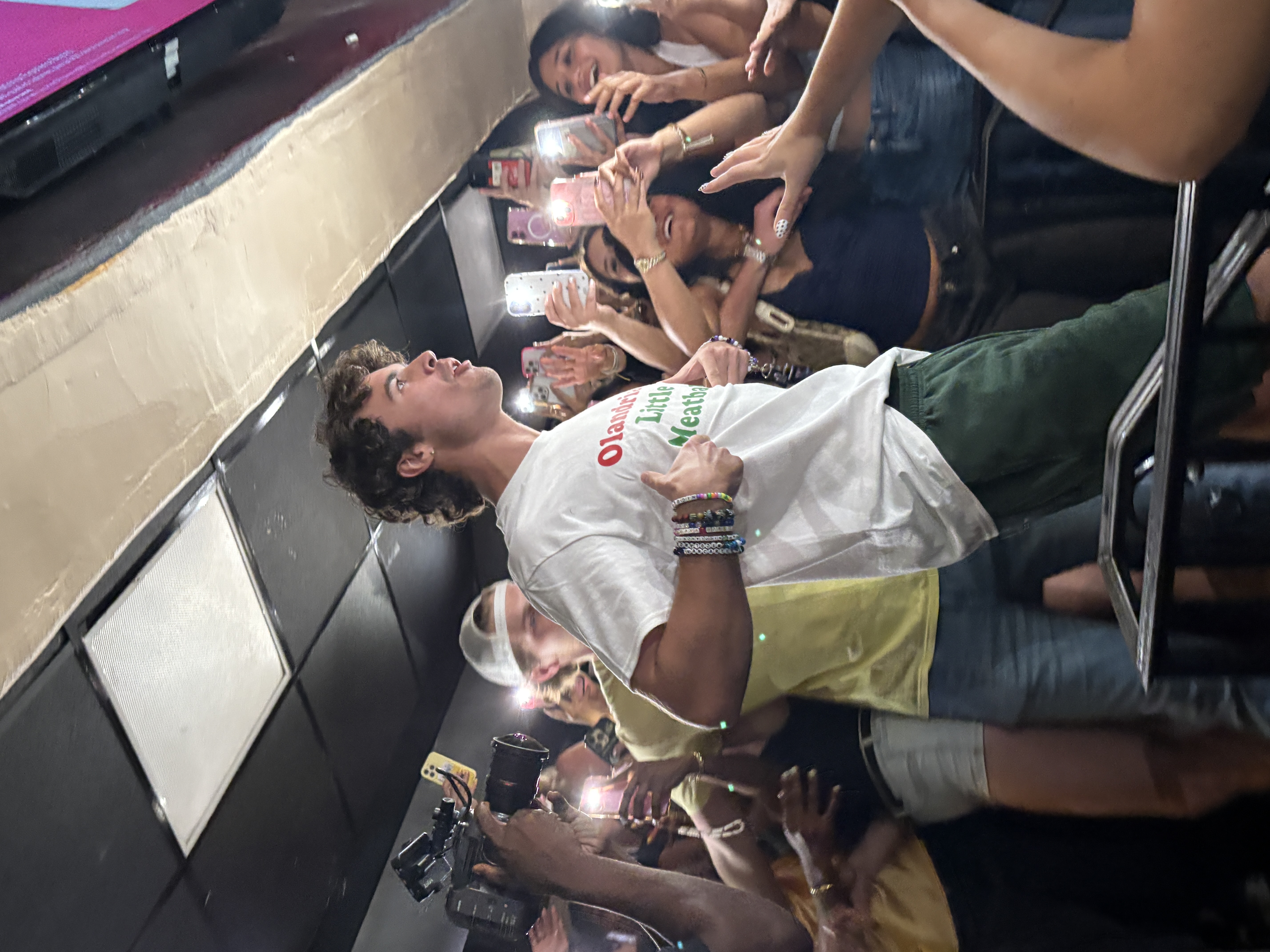 A photo of Nicolas Vansteenberghe at Terrapin\'s Terf, where he is welcomed by excited fans.