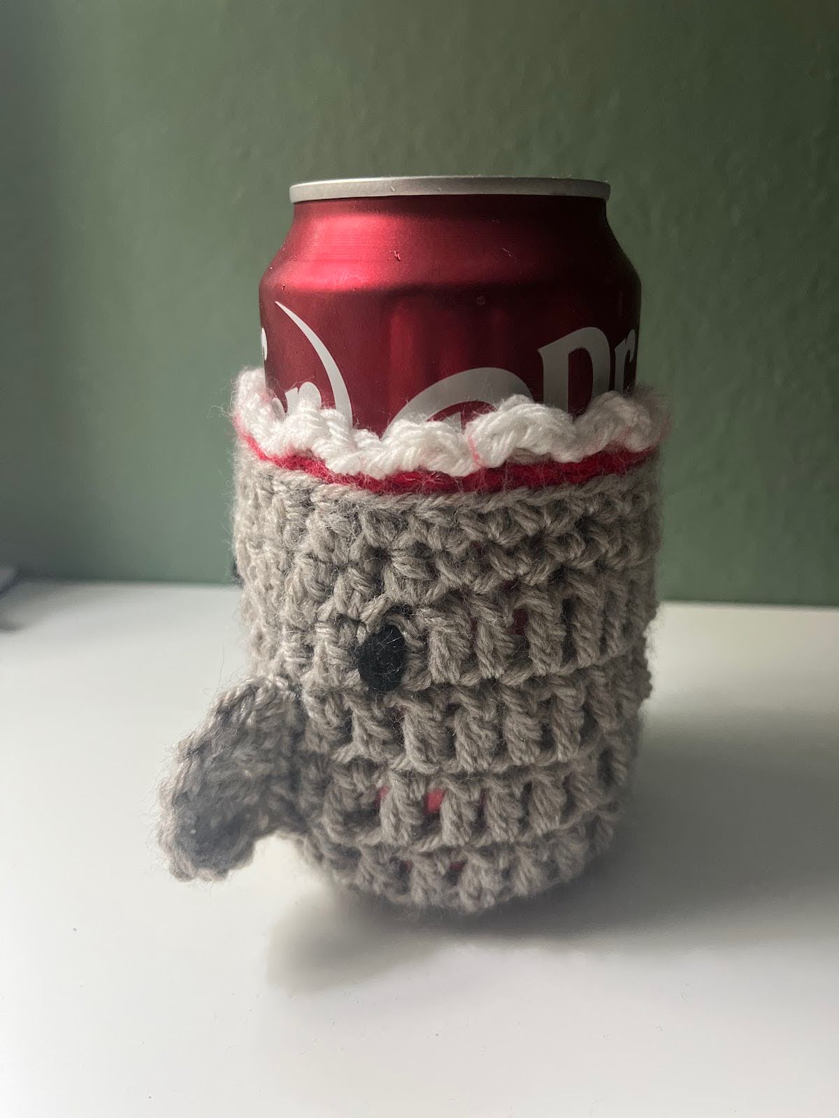 Crotchet shark koozie