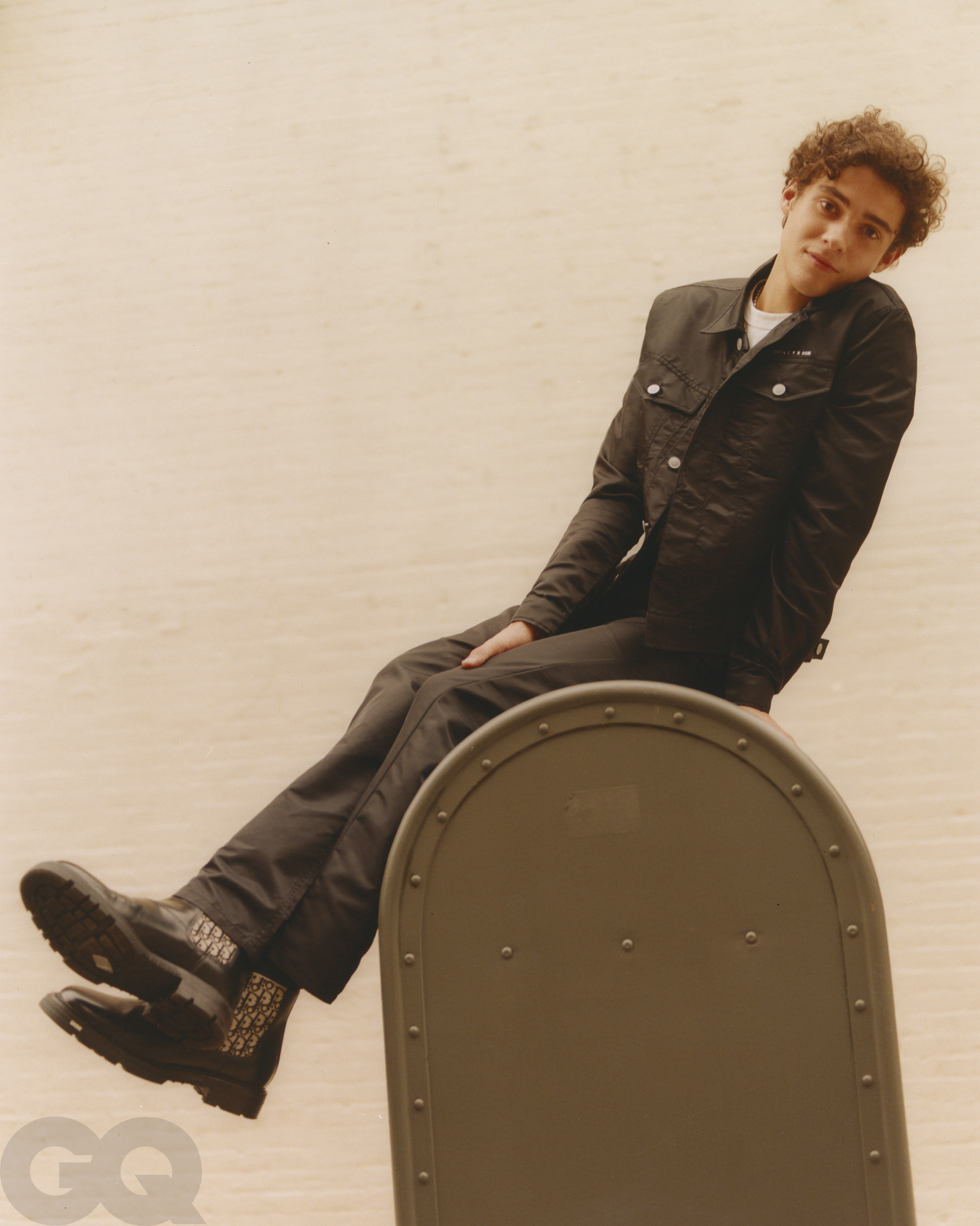 4x5 GQ JOSHUABASSETT 11?width=698&height=466&fit=crop&auto=webp&dpr=4