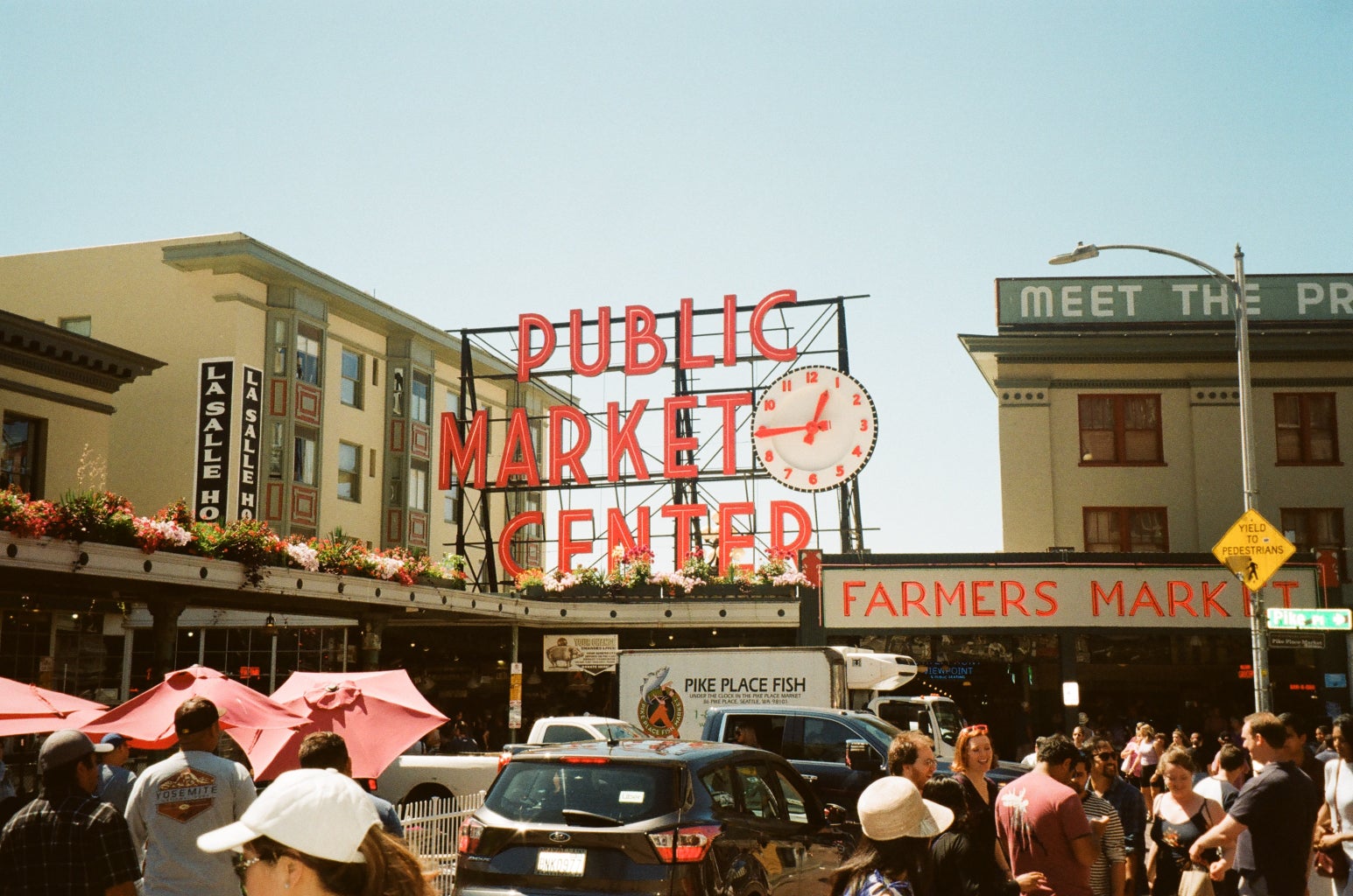 pike place market in seattle, a long weekend vacation spot in the u.s.