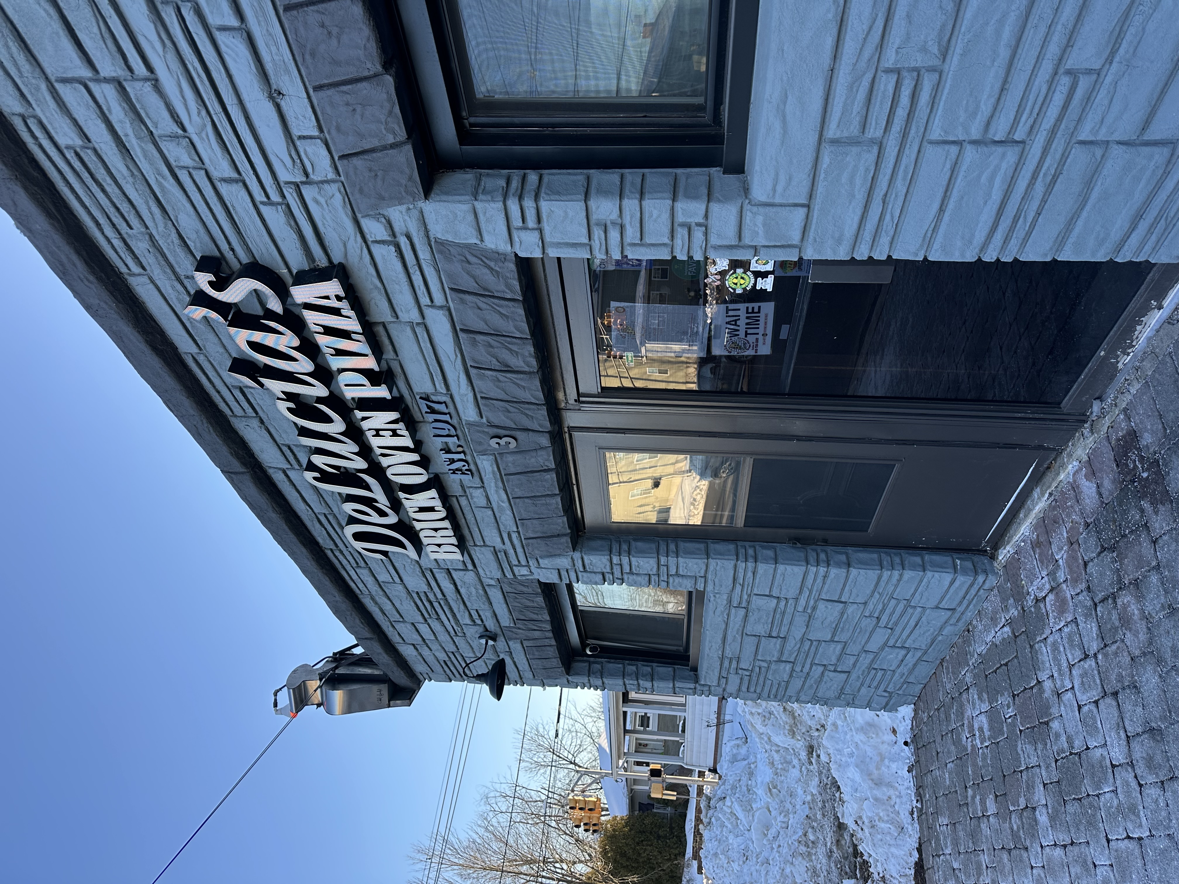 Delucia\'s Brick Oven Pizzeria