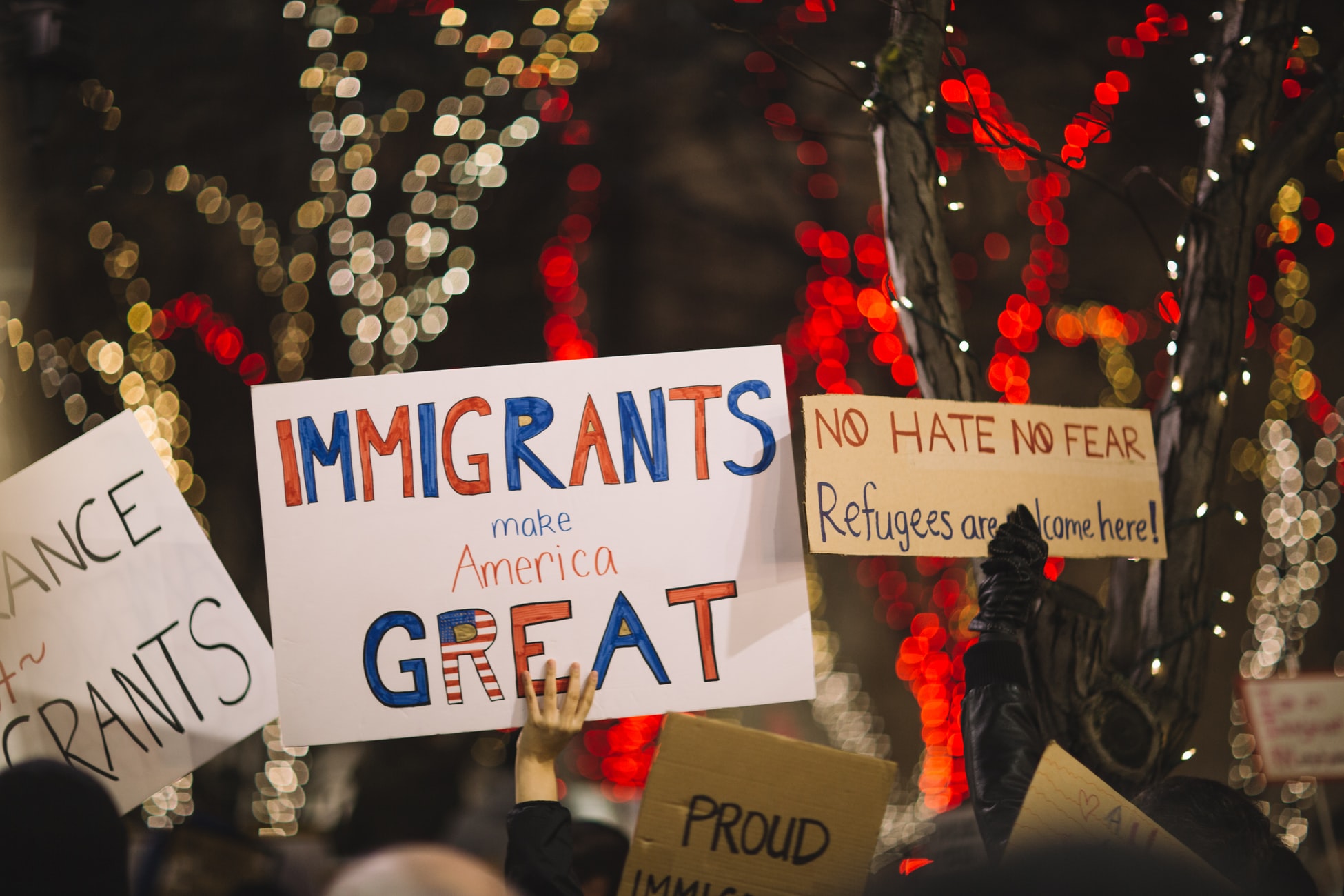 Immigrants make America great sign by Unsplash?width=698&height=466&fit=crop&auto=webp&dpr=4