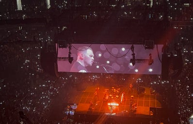 zach bryan preforming at capital One arena