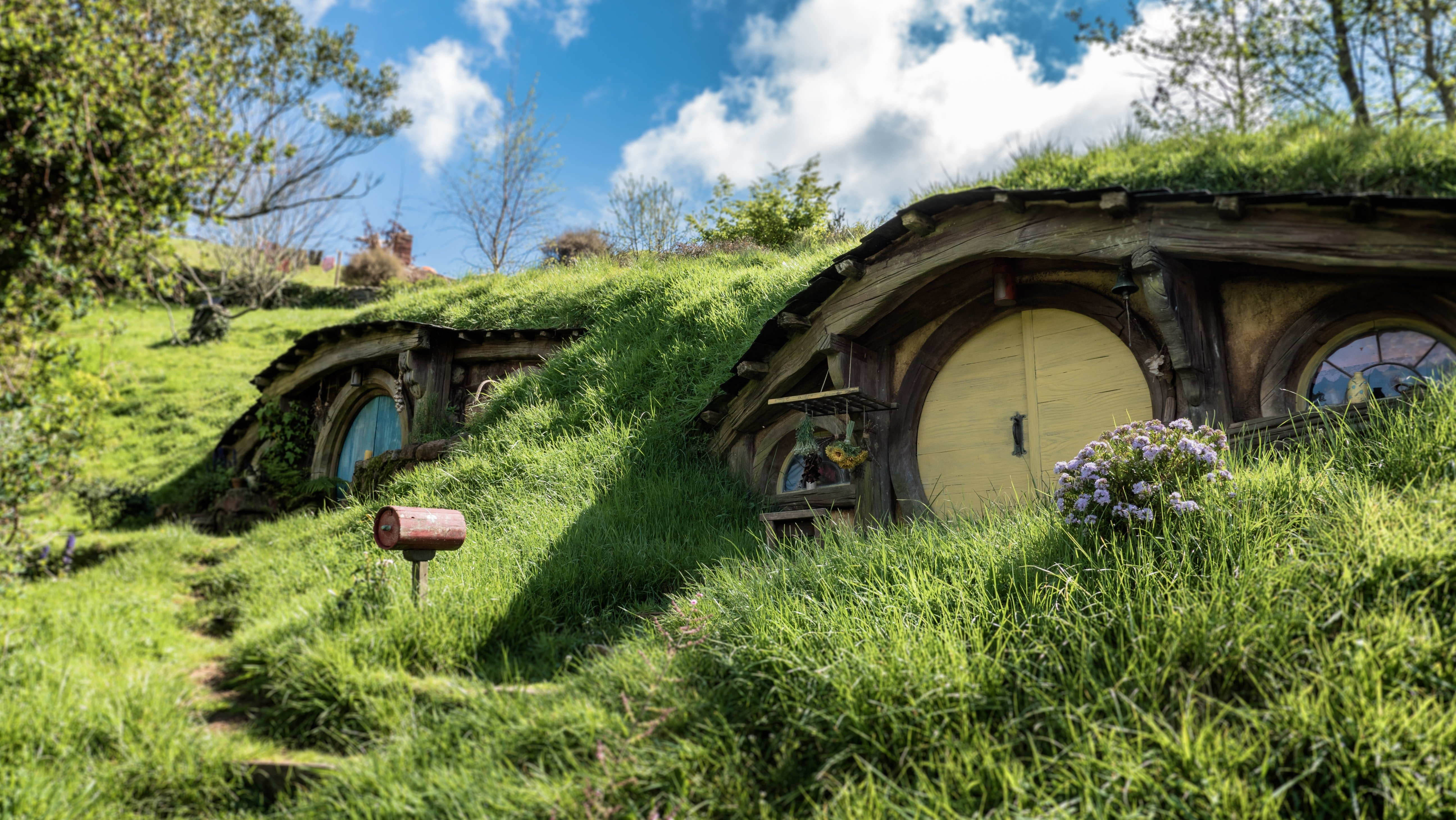 Hobbiton Movie Set by Thomas Schweighofer from Unsplash?width=698&height=466&fit=crop&auto=webp&dpr=4