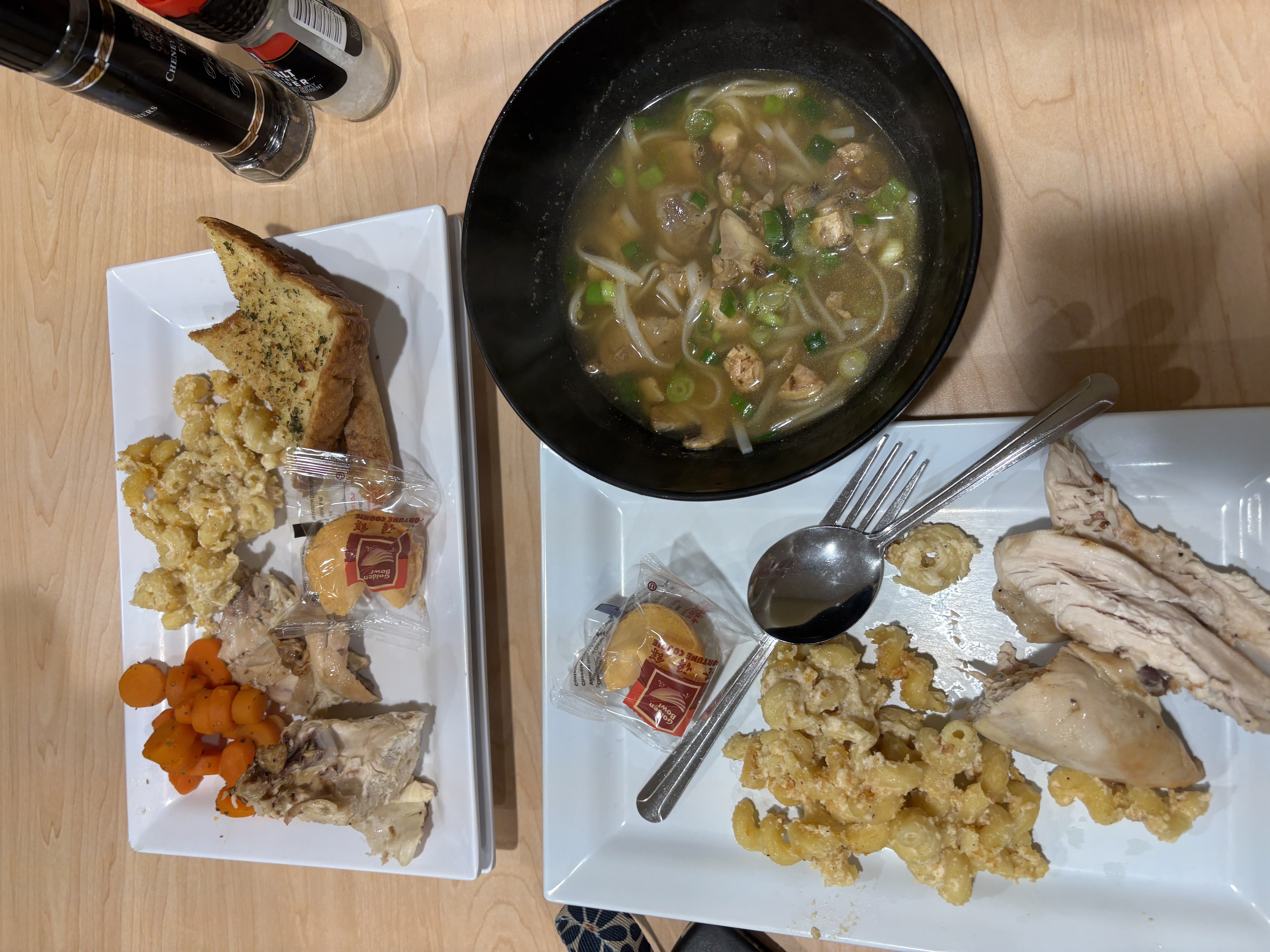 A picture of the meal I recieved at knightros, a dinning hall on campus.