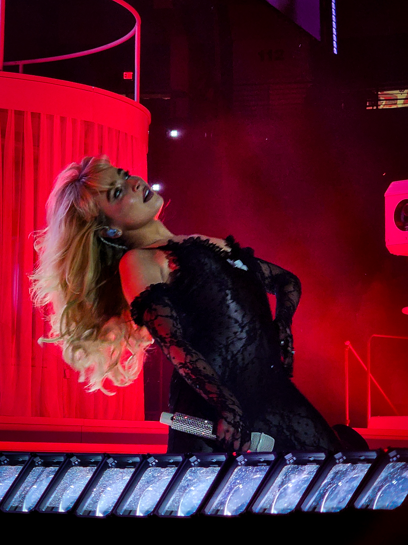 Sabrina Carpenter Singing at Short n\' Sweet Tour Hartford CT