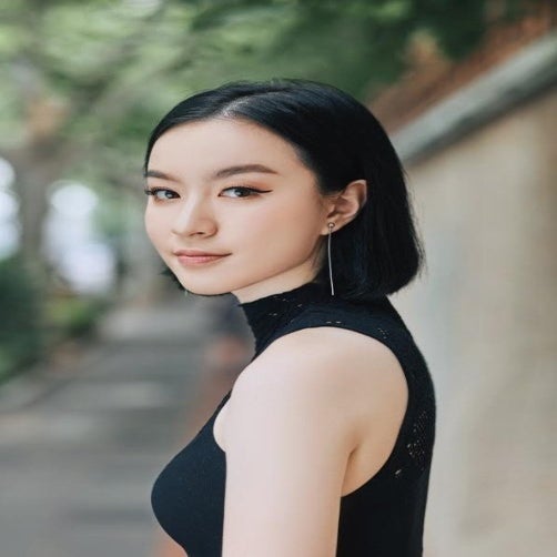 Author Photo - Chloe Gong