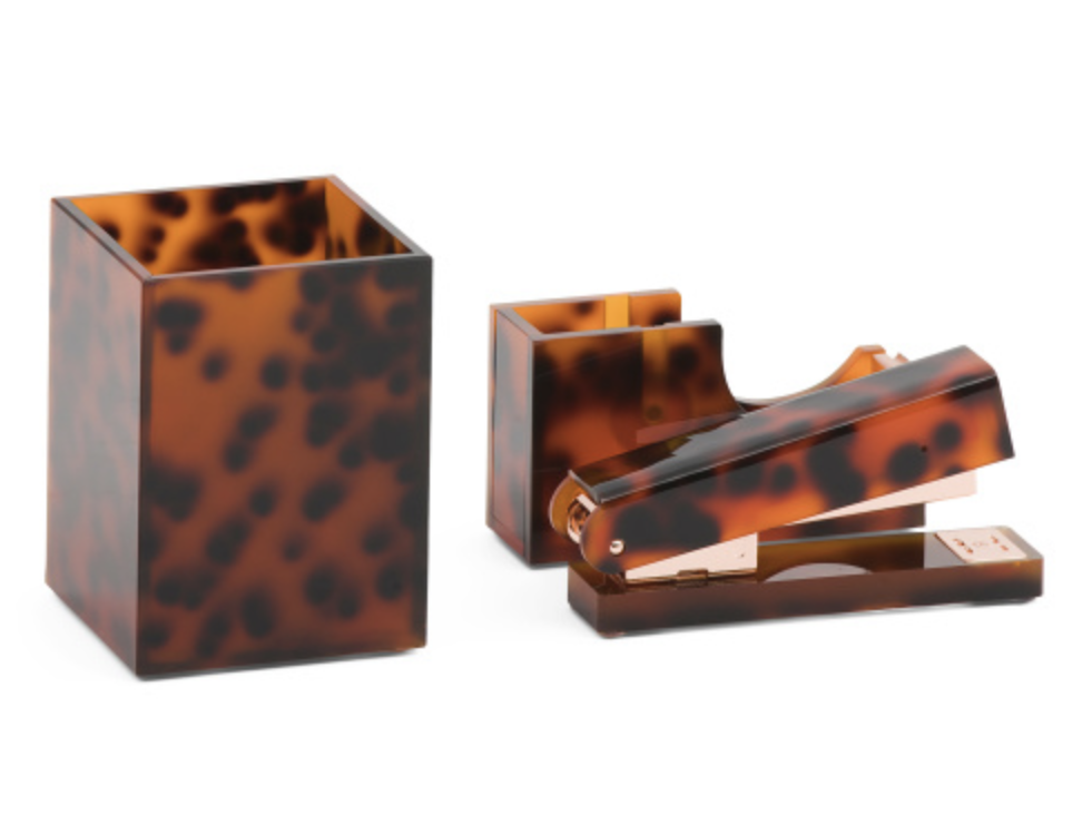 animal print dorm decor