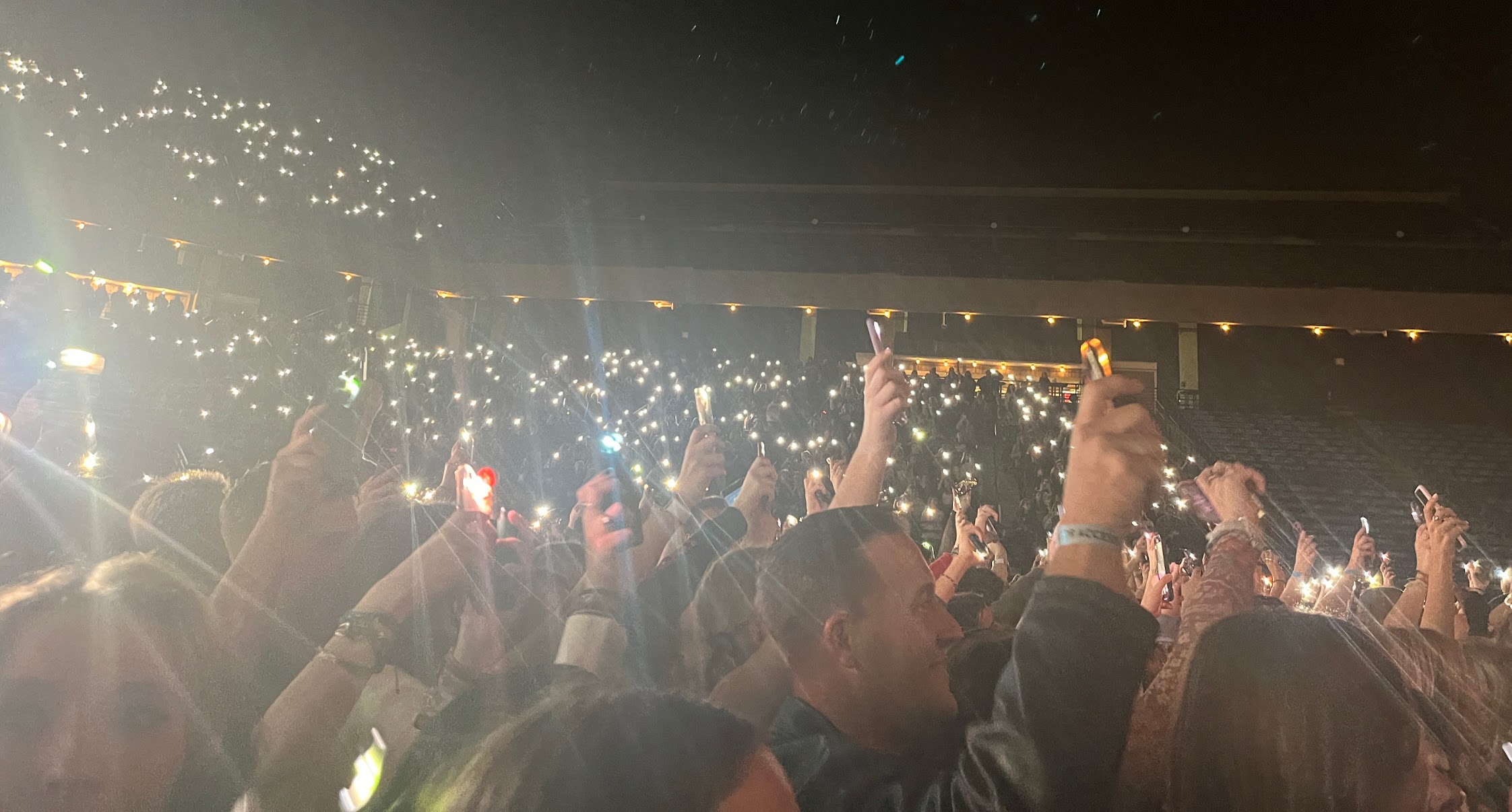 souvenirjpg by Pariz?width=698&height=466&fit=crop&auto=webp&dpr=4