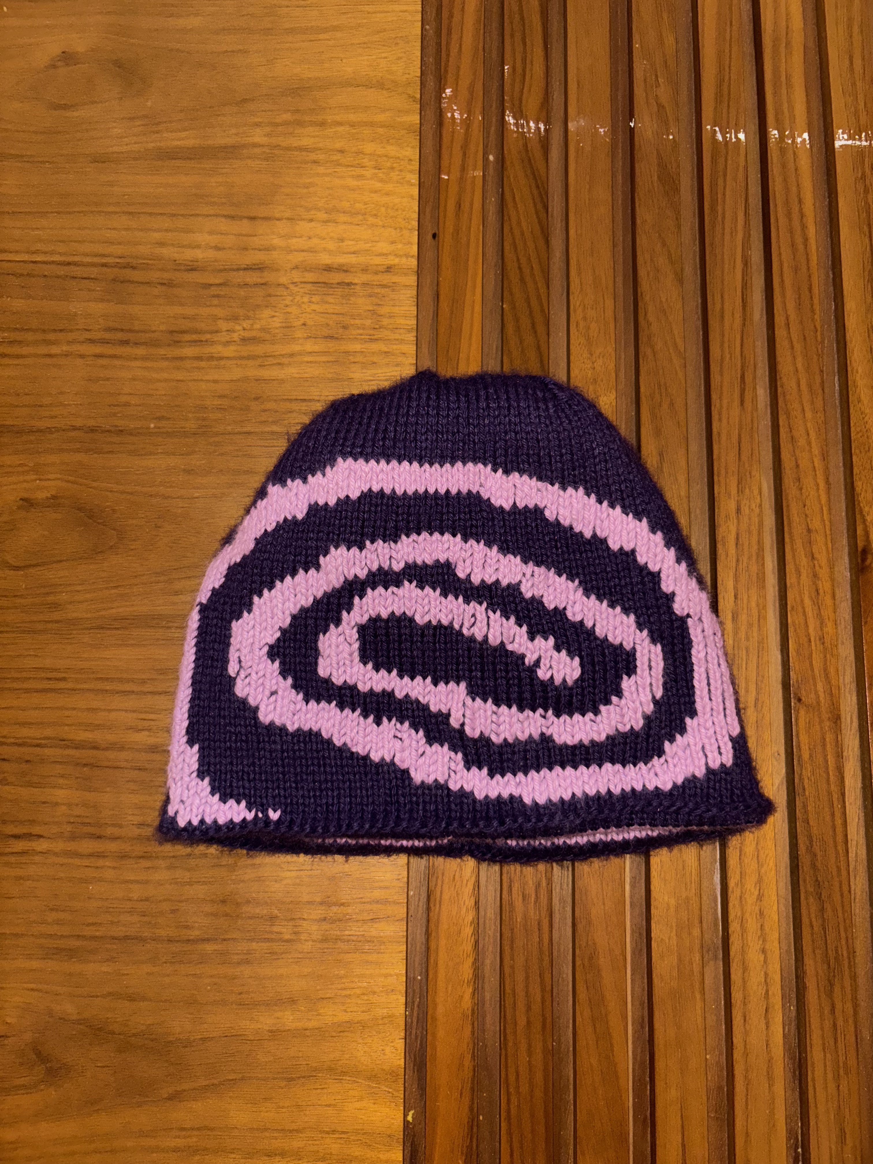 reversible hat, spiral side