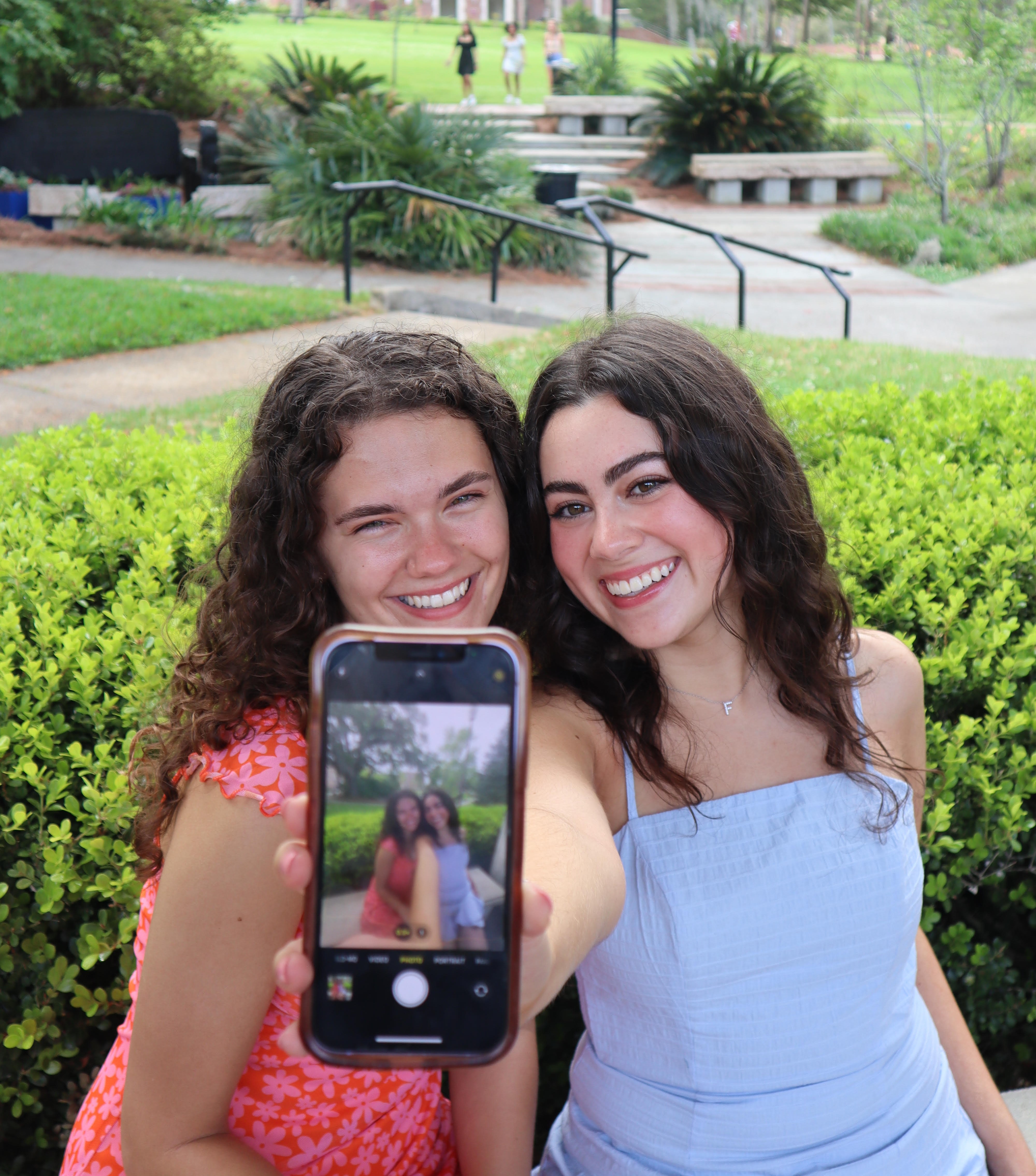 Bella Bozied and Fabiana Beuses