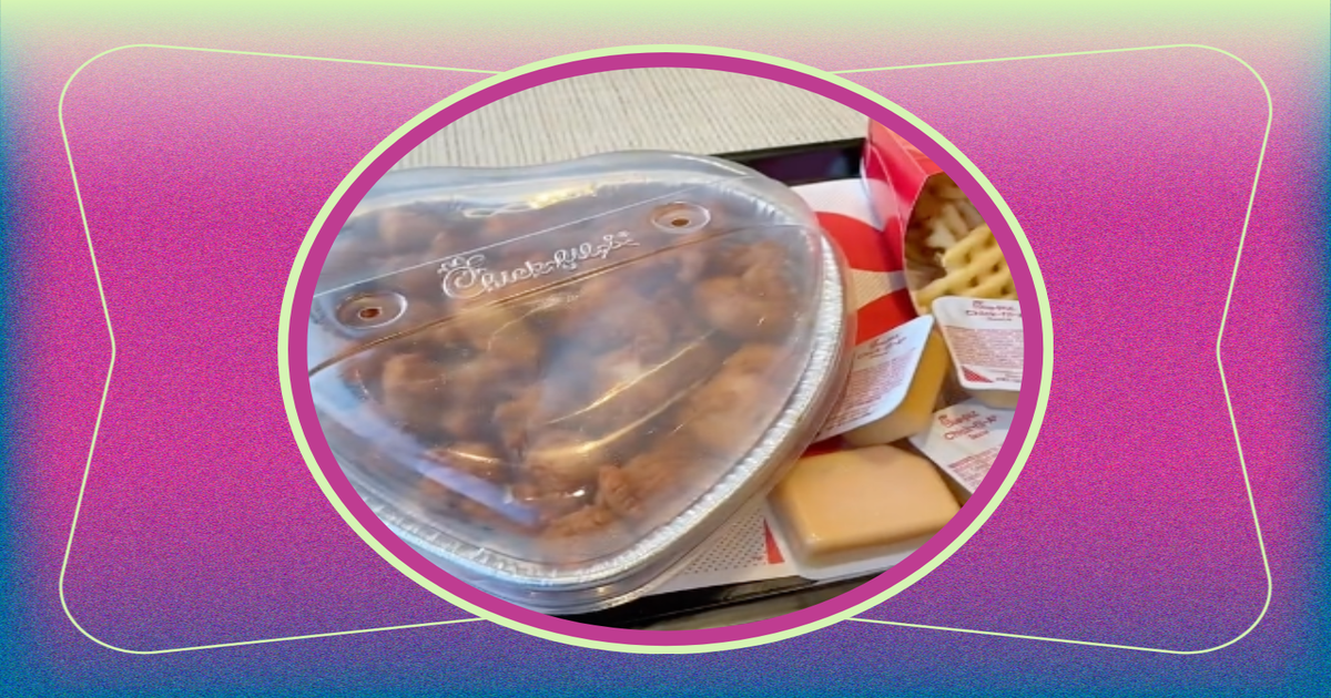 ChickFilA Has HeartShaped Trays Of Nuggets For Valentine