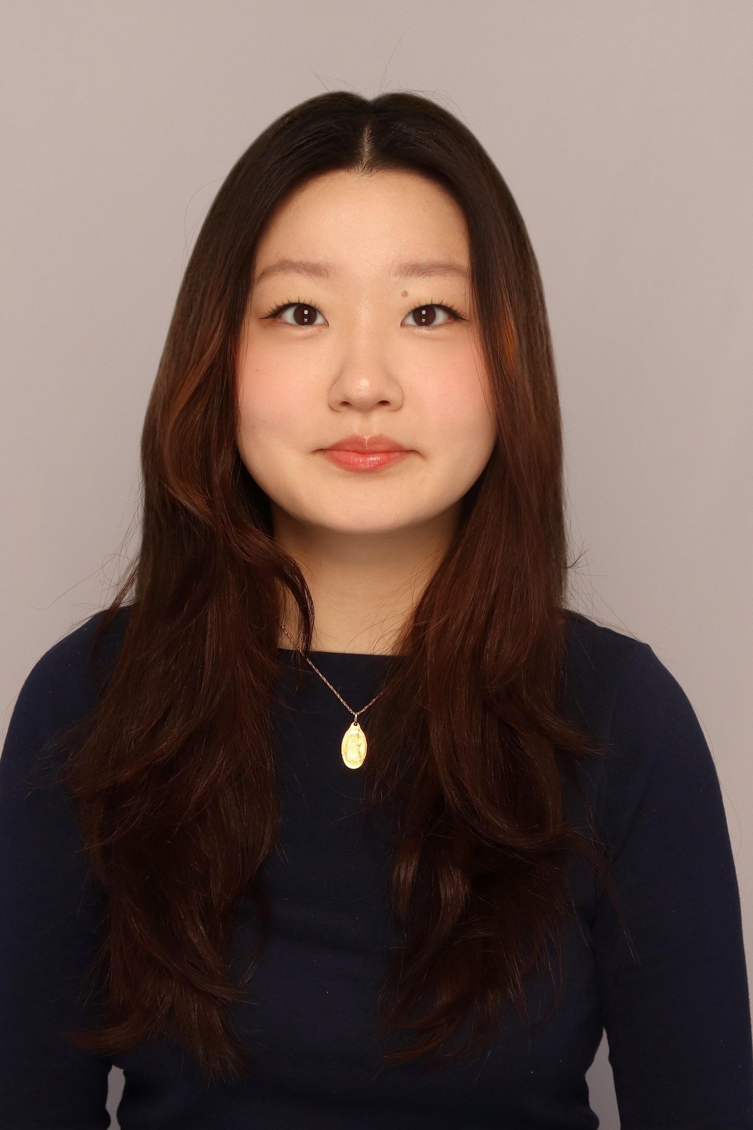 Esther Hong Headshot