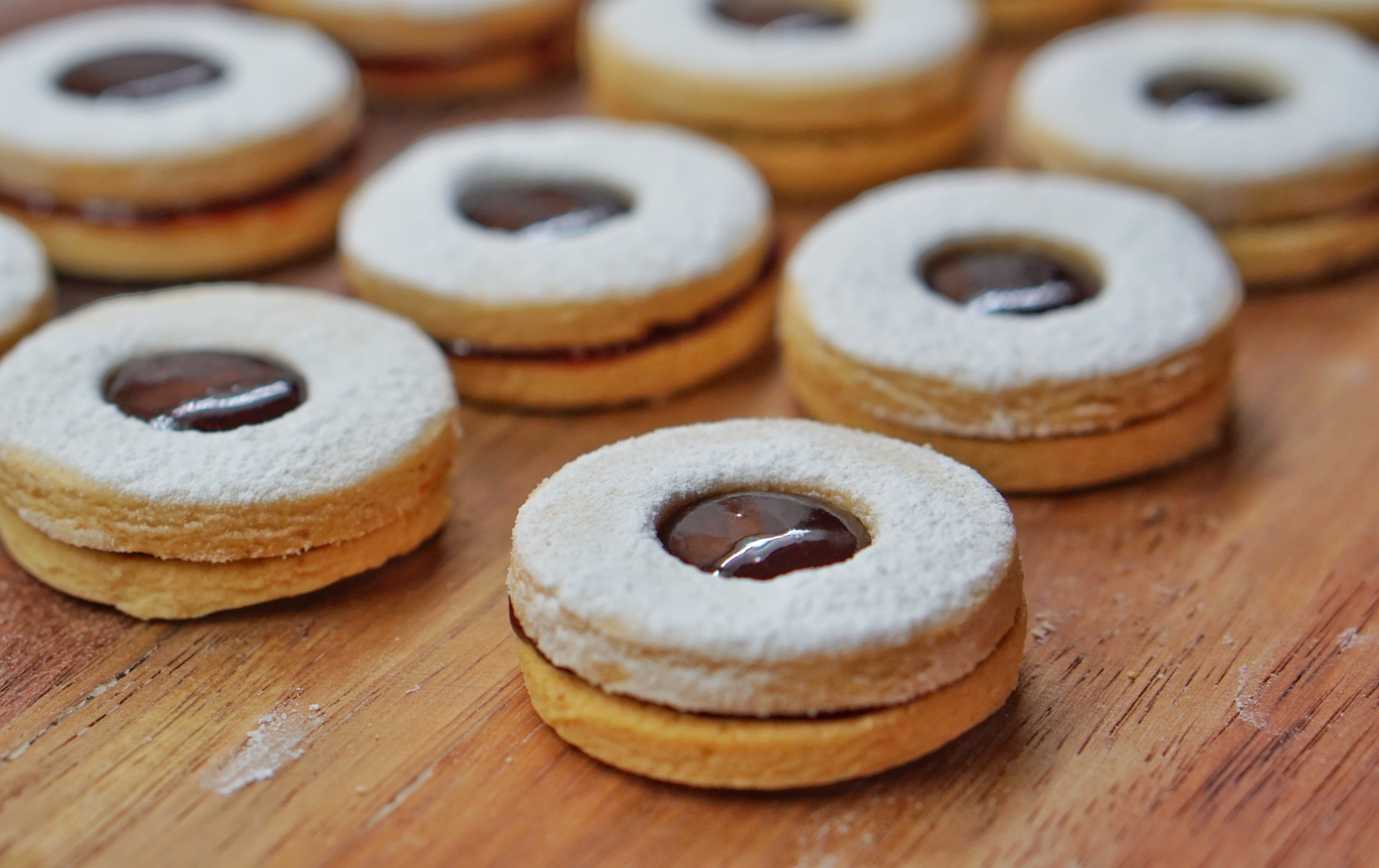Linzer cookies, chocolate filling