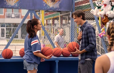 belly and conrad playing basketball on the boardwalk in the summer i turned pretty season 2