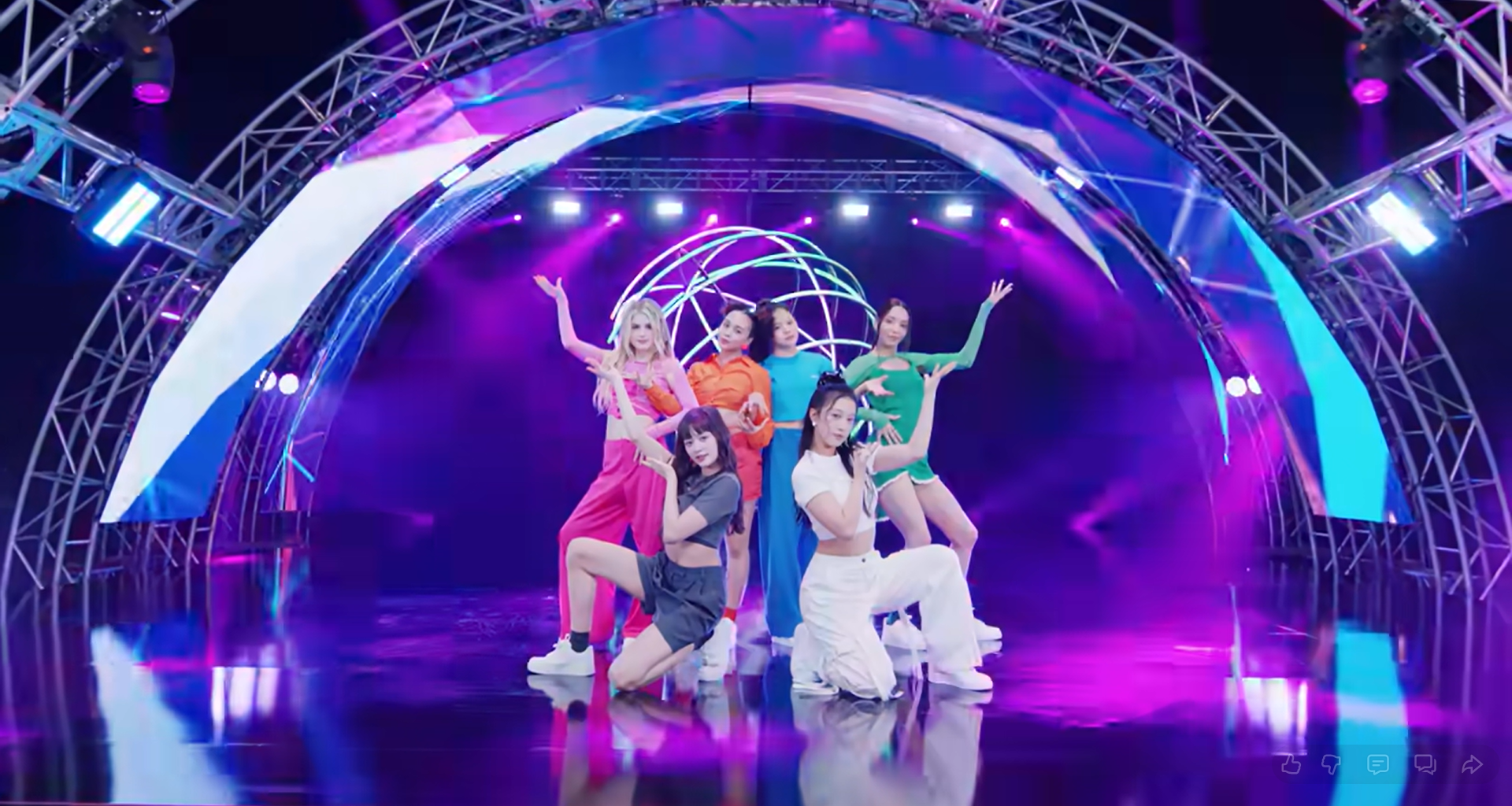 Girl group VCHA performing