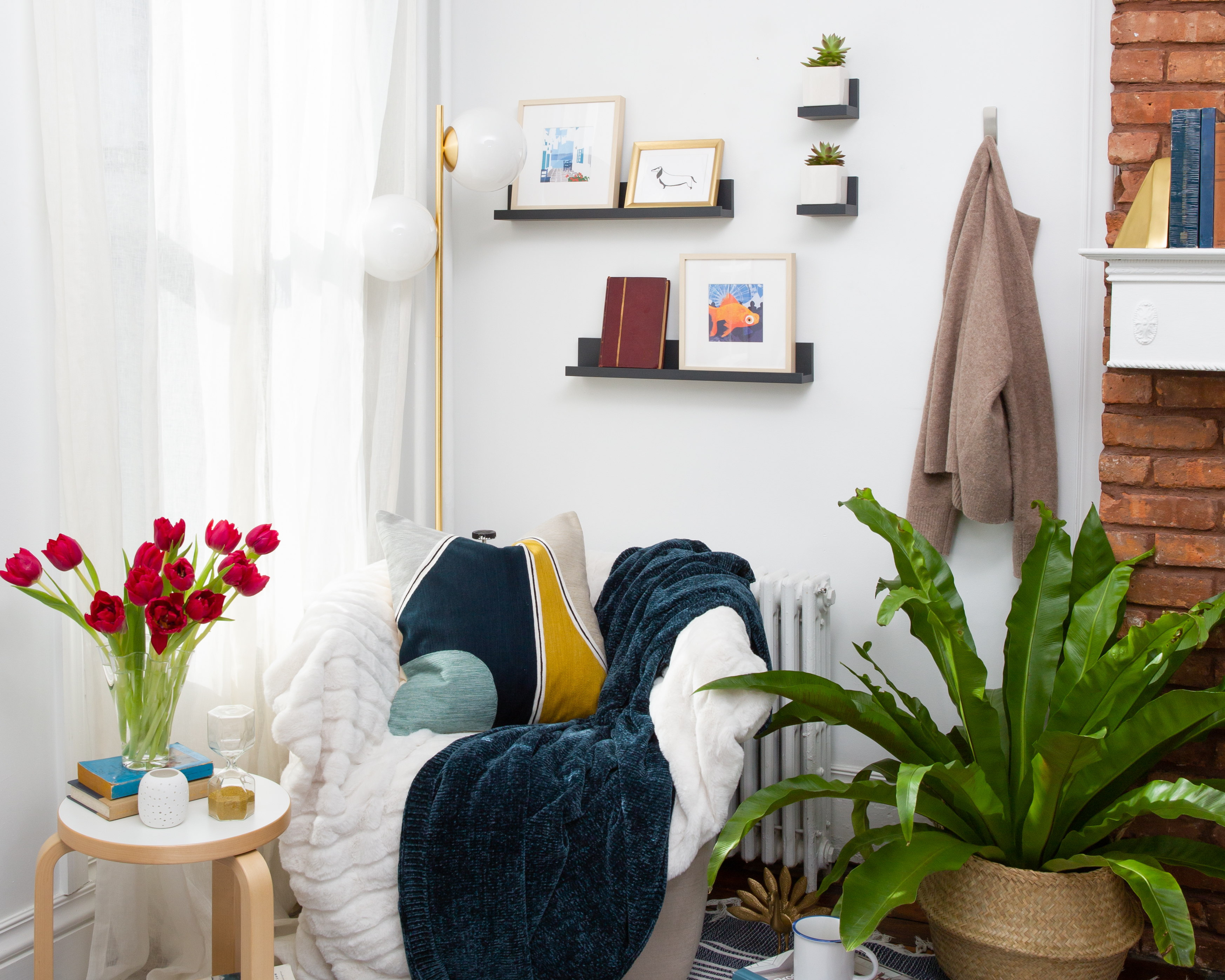 Command The Hideaway Reading Nook Image 5?width=1280&height=854&fit=crop&auto=webp&dpr=4