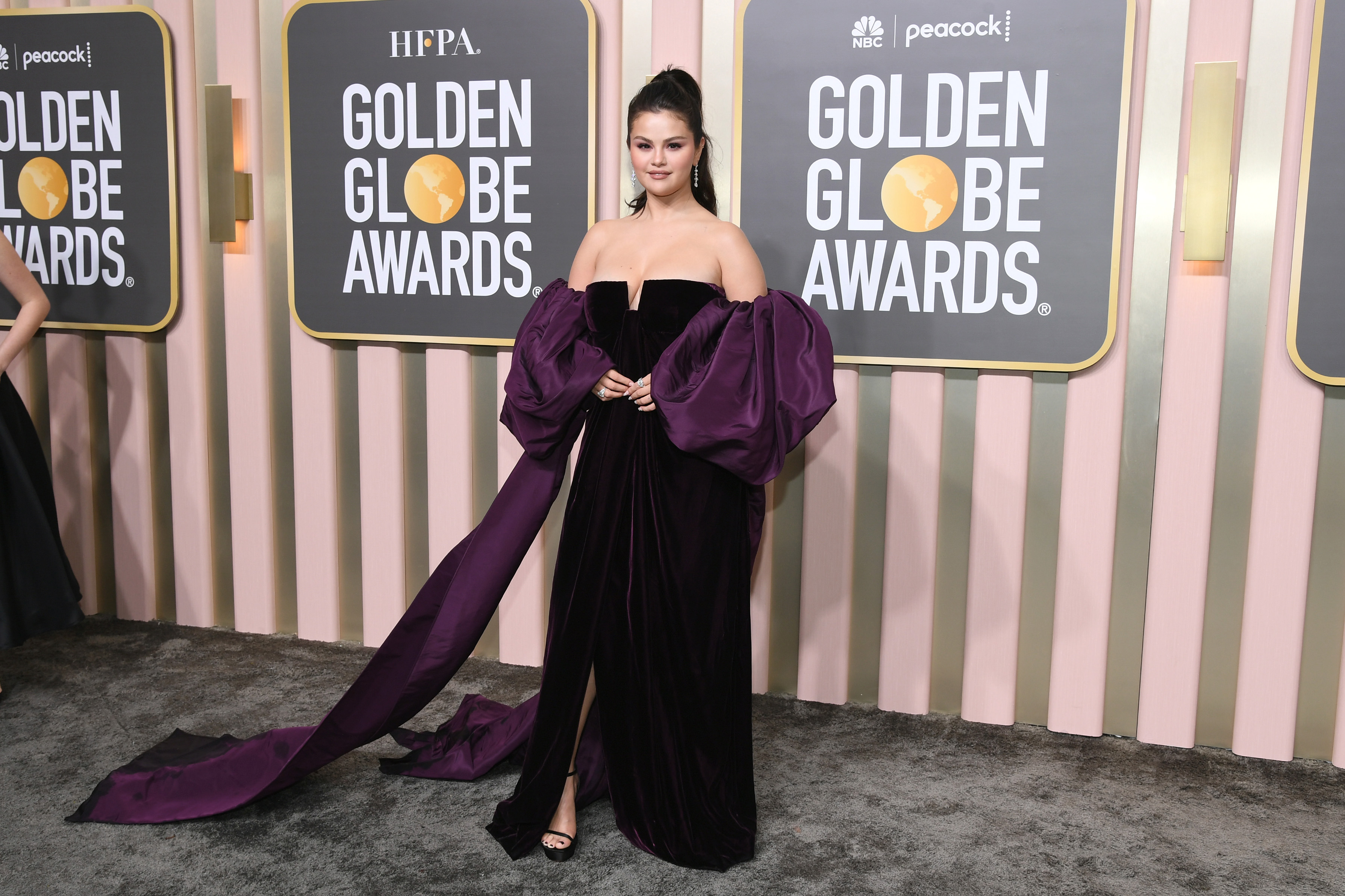 selena gomez at the 2023 golden globes