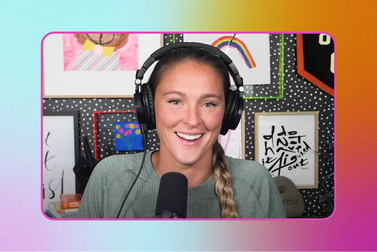 kylie kelce on wood?width=698&height=466&fit=crop&auto=webp&dpr=4