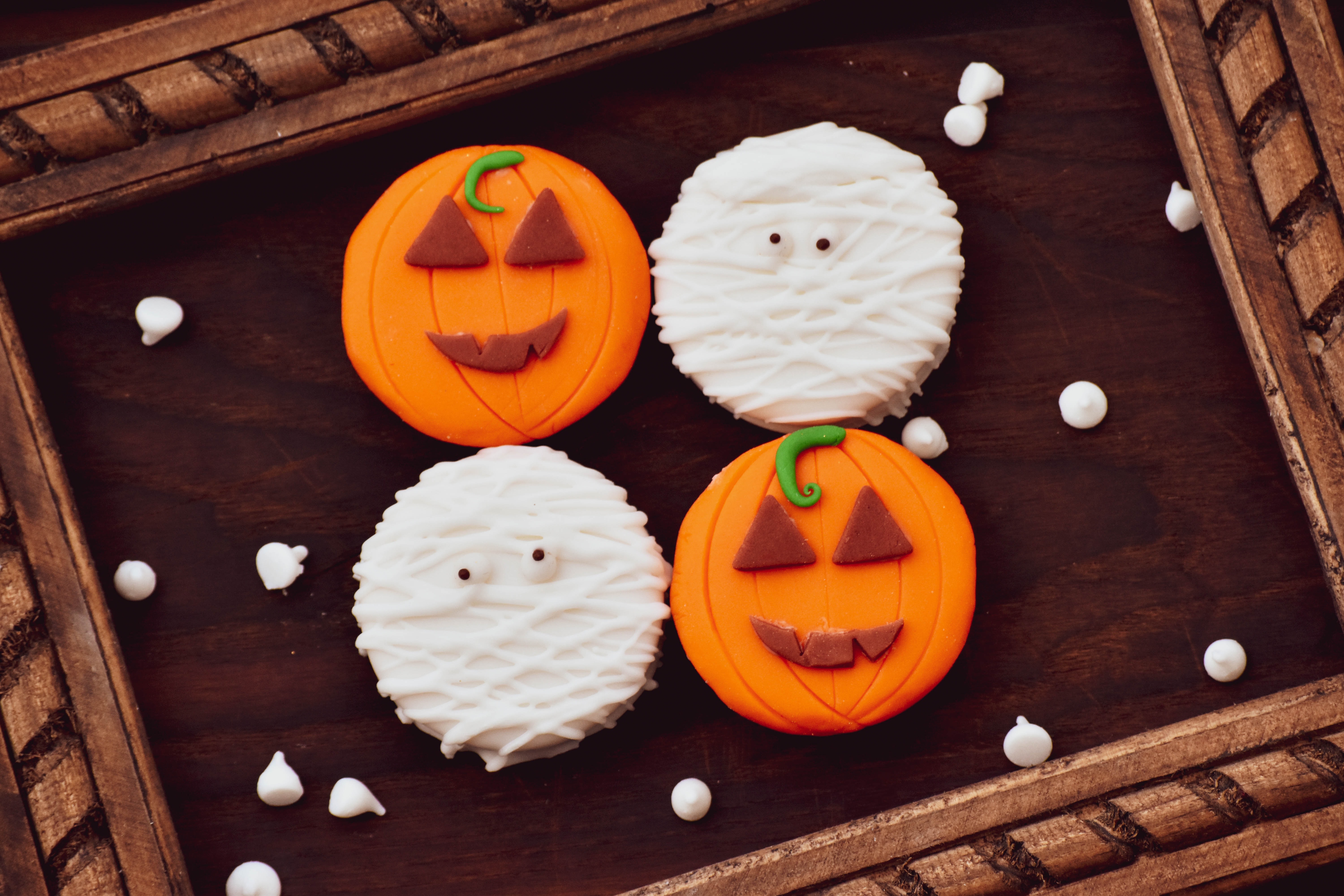 halloweenjpg by Jessica Flores Unsplash?width=698&height=466&fit=crop&auto=webp&dpr=4